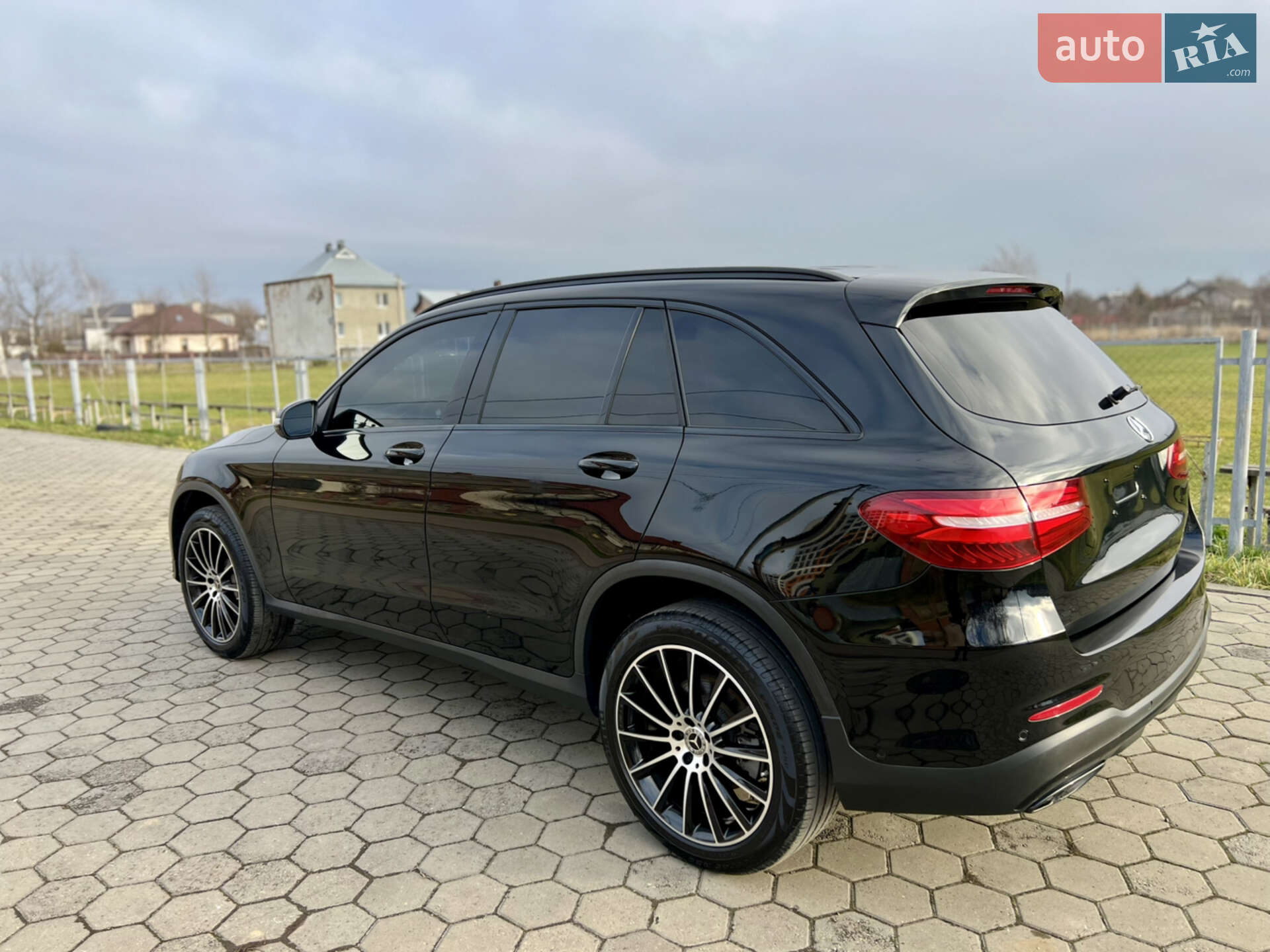 Mercedes-Benz GLC-Class 2019 VIN WDC0G4JBXKV179604 фото оголошення 19 з 61