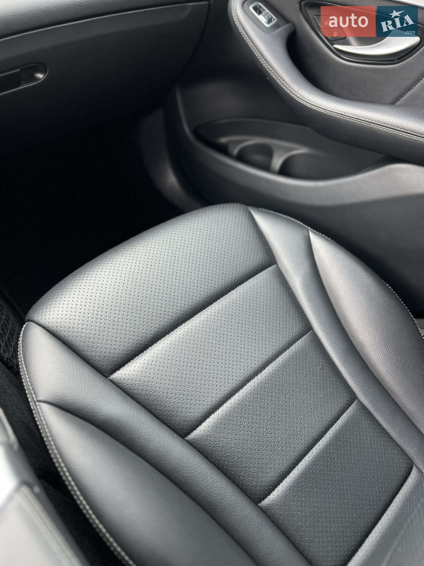 Mercedes-Benz GLC-Class 2019 VIN WDC0G4JBXKV179604 фото оголошення 50 з 61