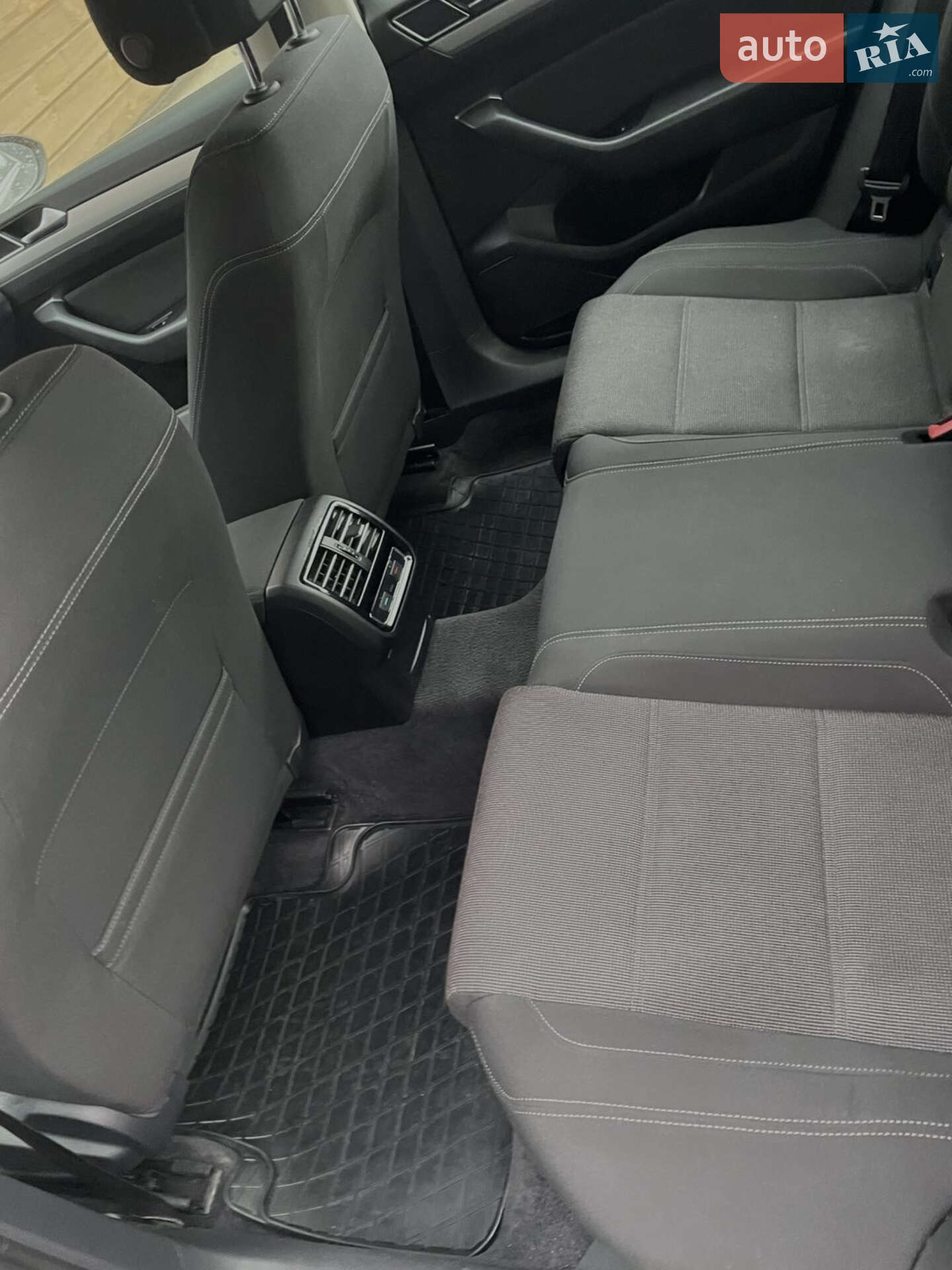 Volkswagen Passat 2017 VIN WVWZZZ3CZJE111799 фото оголошення 10 з 11
