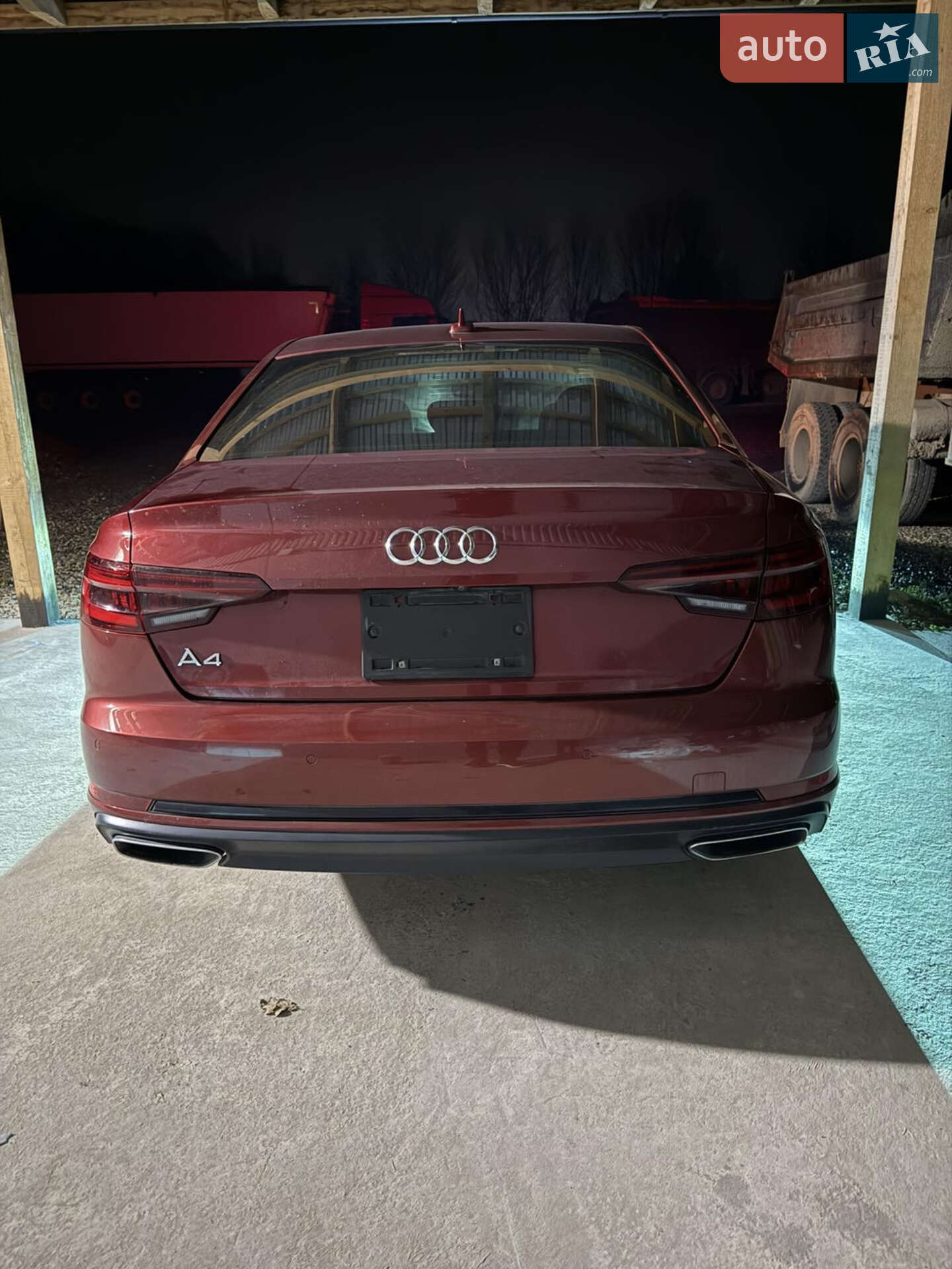 Audi A4 2019 VIN WAUGMAF45KN017107 фото оголошення 26 з 31
