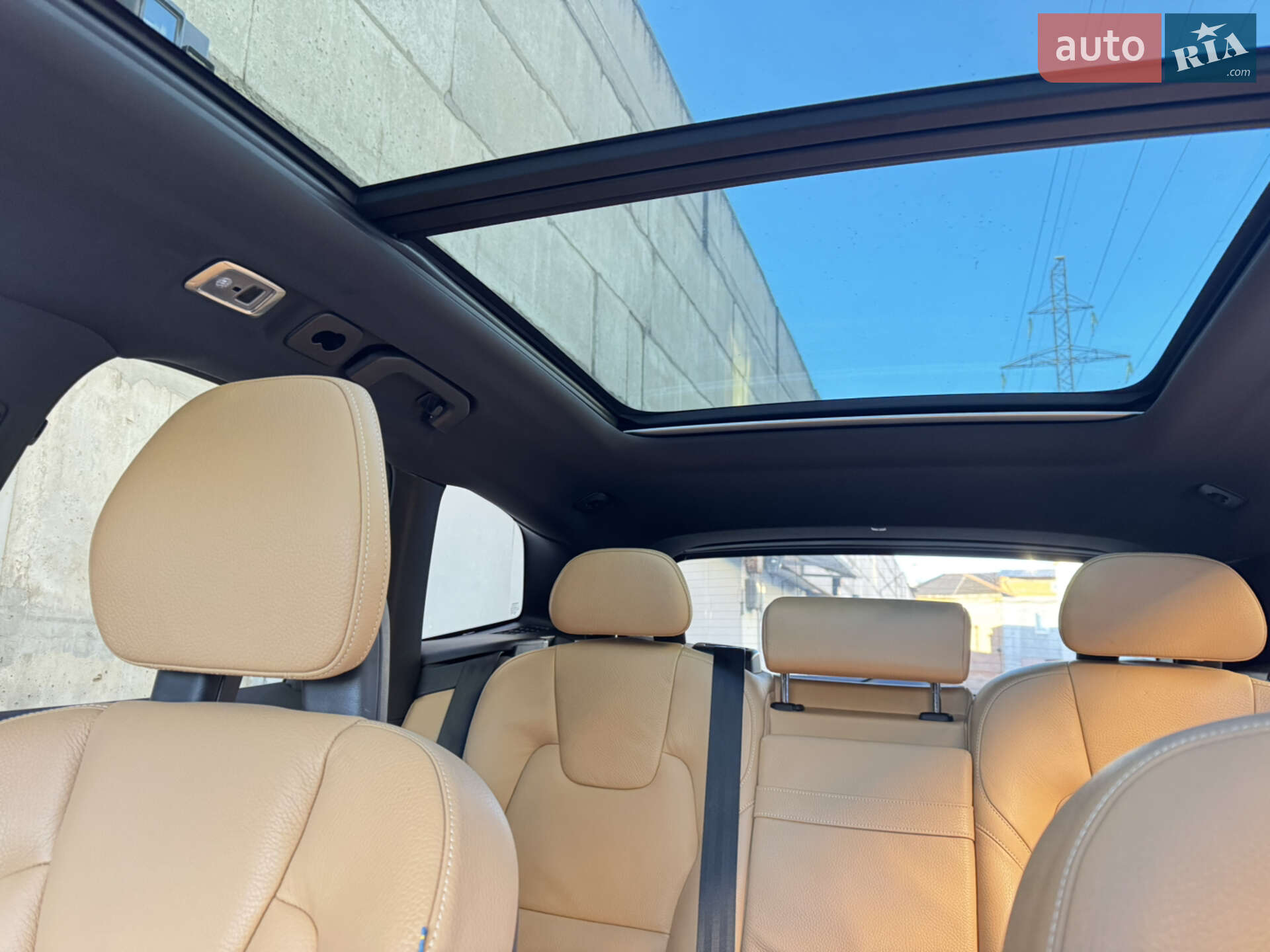 Volvo XC60 2017 VIN YV4102RL7J1034846 фото оголошення 16 з 30