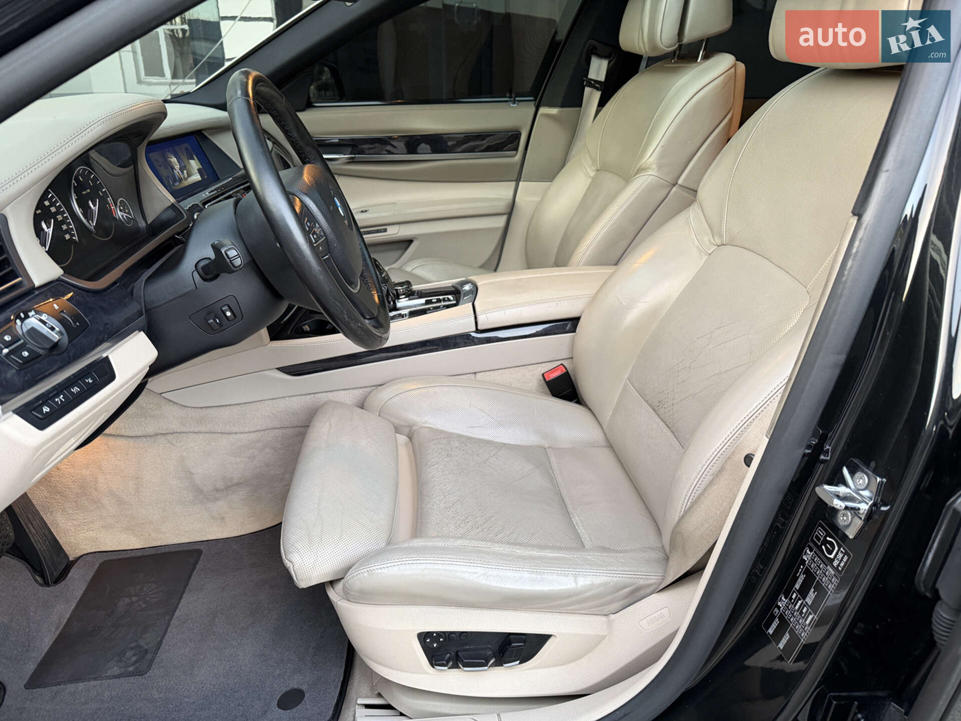 BMW 7 Series 2008 VIN WBAKB81060CY50260 фото оголошення 24 з 72