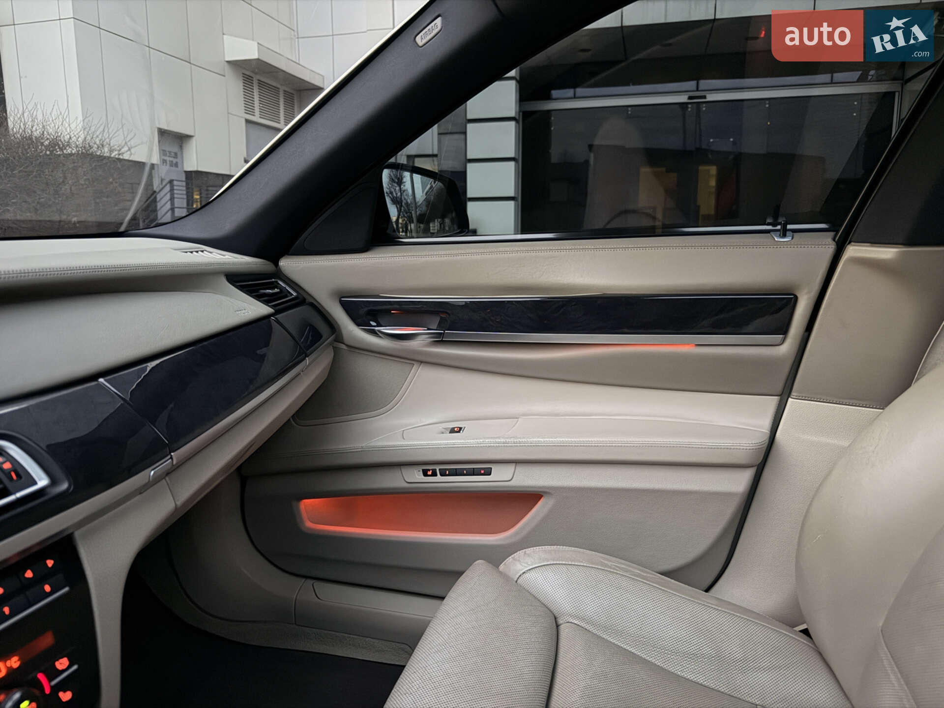 BMW 7 Series 2008 VIN WBAKB81060CY50260 фото оголошення 31 з 72
