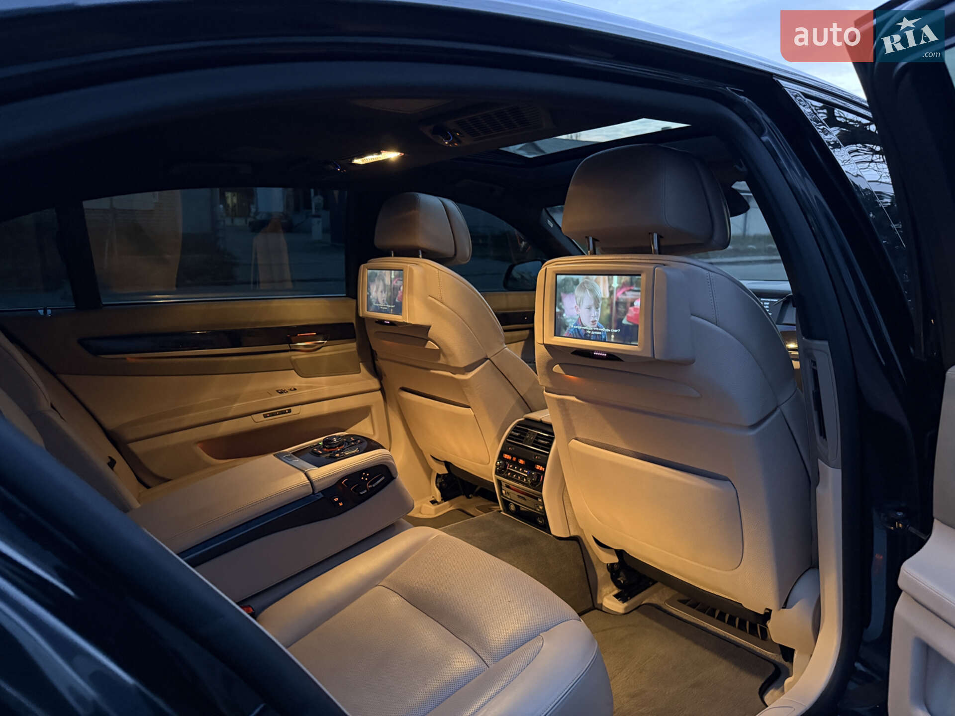BMW 7 Series 2008 VIN WBAKB81060CY50260 фото оголошення 33 з 72