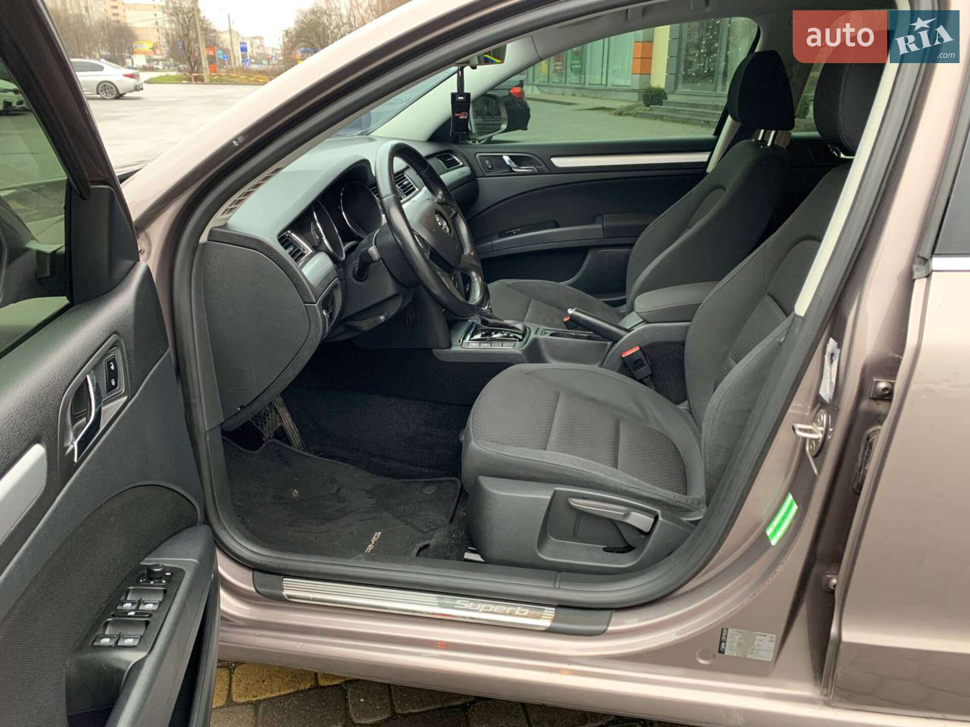 Skoda Superb 2015 VIN TMBAB43T2EB301036 фото оголошення 11 з 25