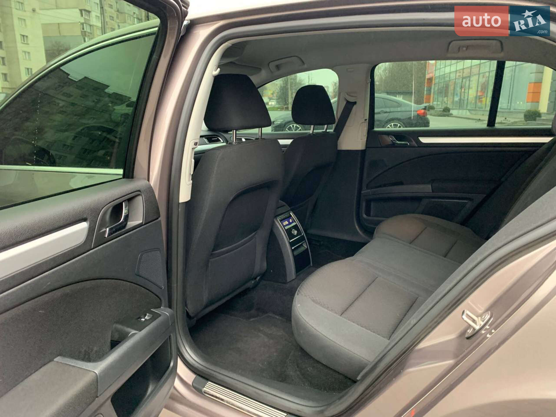 Skoda Superb 2015 VIN TMBAB43T2EB301036 фото оголошення 15 з 25
