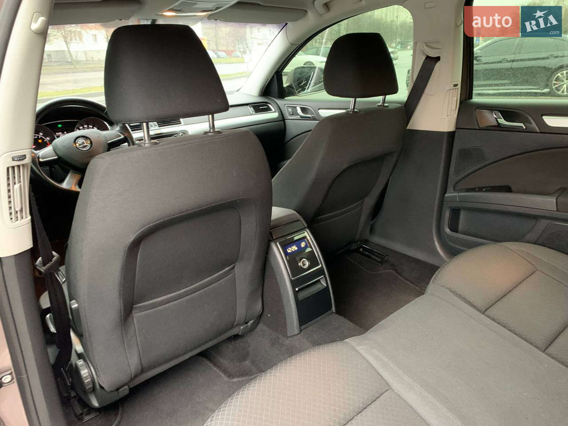 Skoda Superb 2015 VIN TMBAB43T2EB301036 фото оголошення 16 з 25
