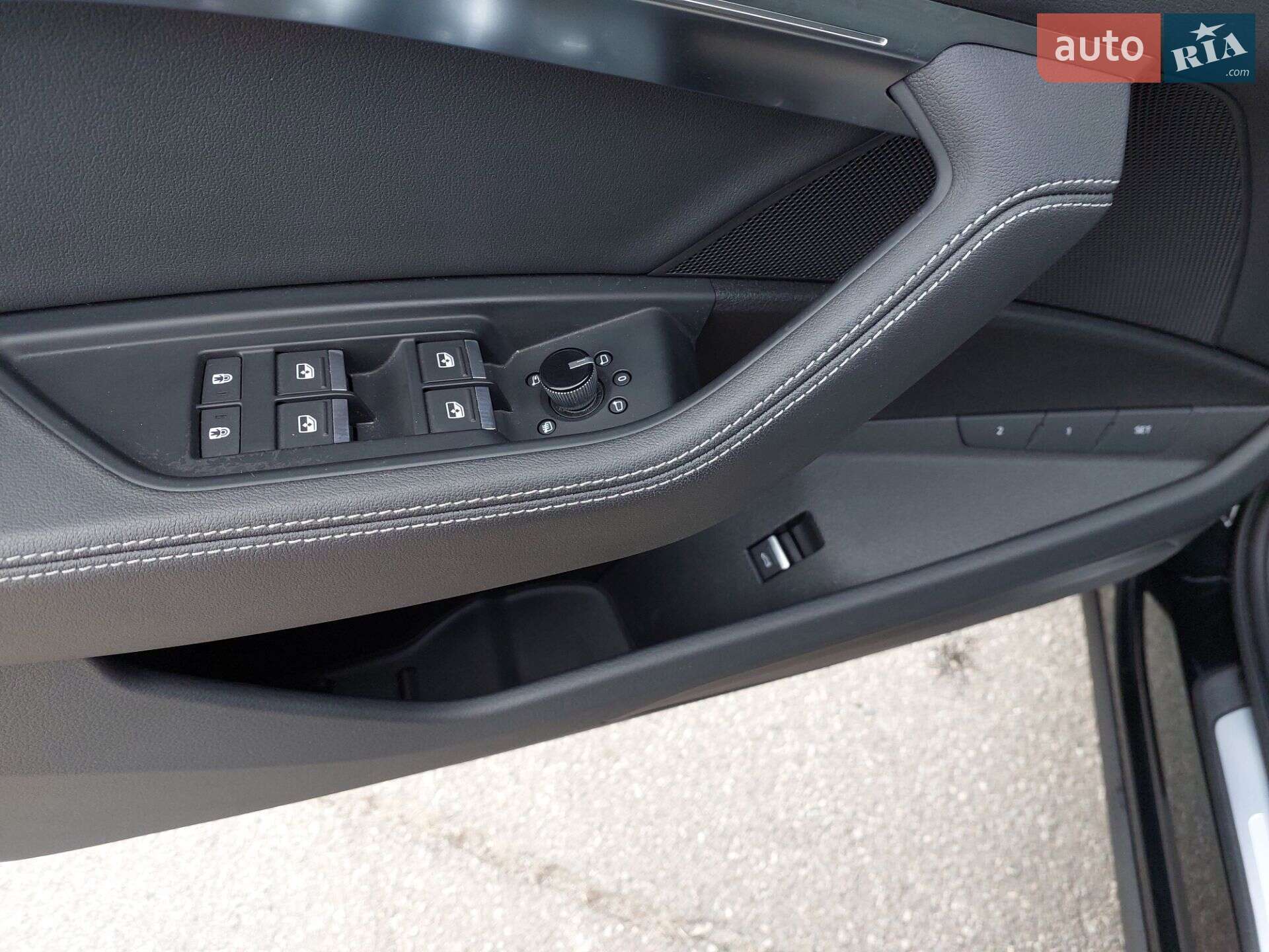 Audi Q8 e-tron 2023 VIN WA14AAGE3RB020955 фото оголошення 12 з 43