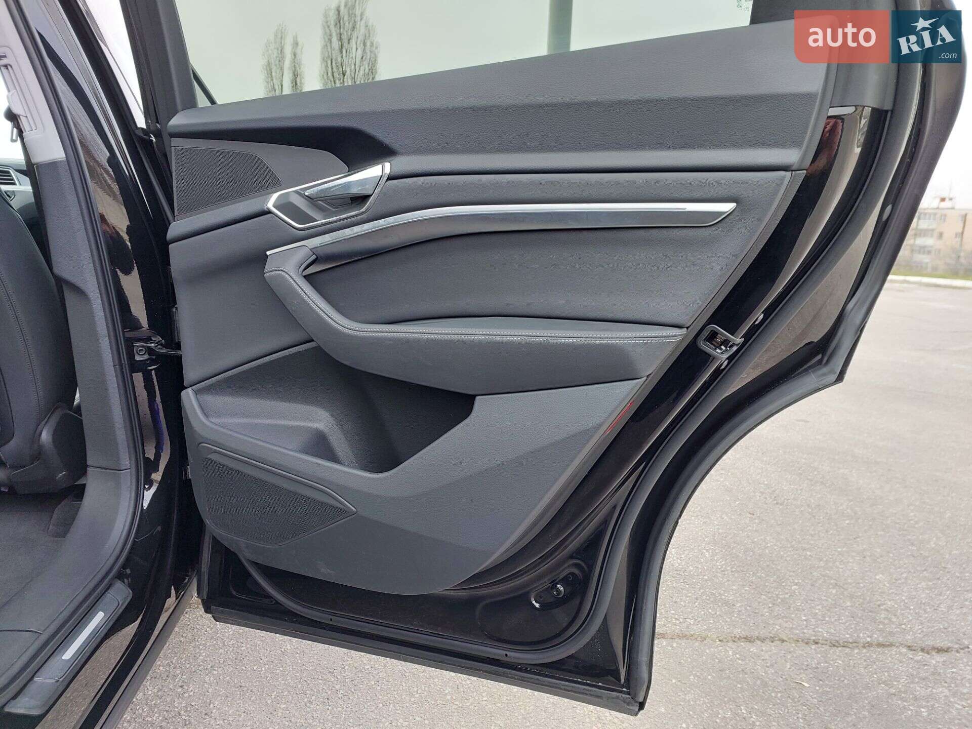 Audi Q8 e-tron 2023 VIN WA14AAGE3RB020955 фото оголошення 19 з 43