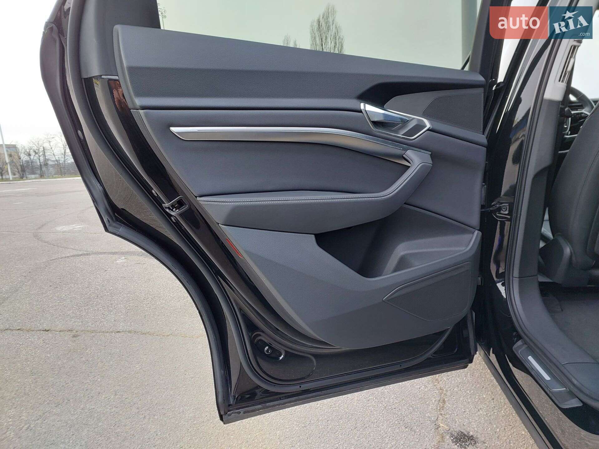 Audi Q8 e-tron 2023 VIN WA14AAGE3RB020955 фото оголошення 20 з 43