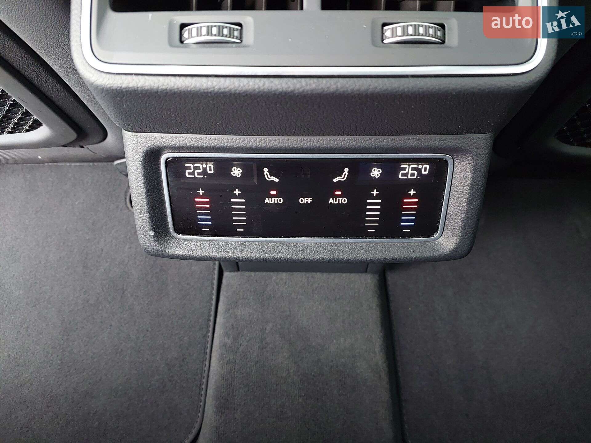 Audi Q8 e-tron 2023 VIN WA14AAGE3RB020955 фото оголошення 22 з 43