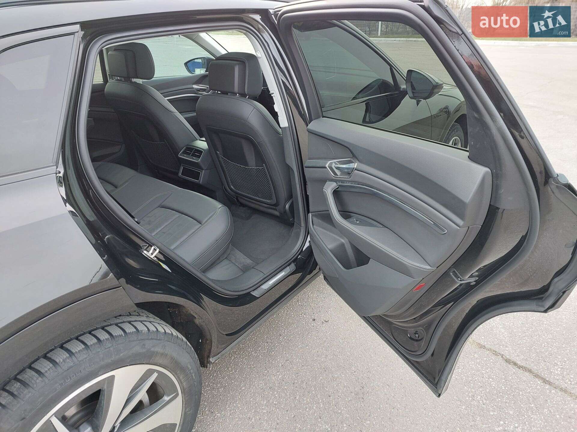 Audi Q8 e-tron 2023 VIN WA14AAGE3RB020955 фото оголошення 23 з 43