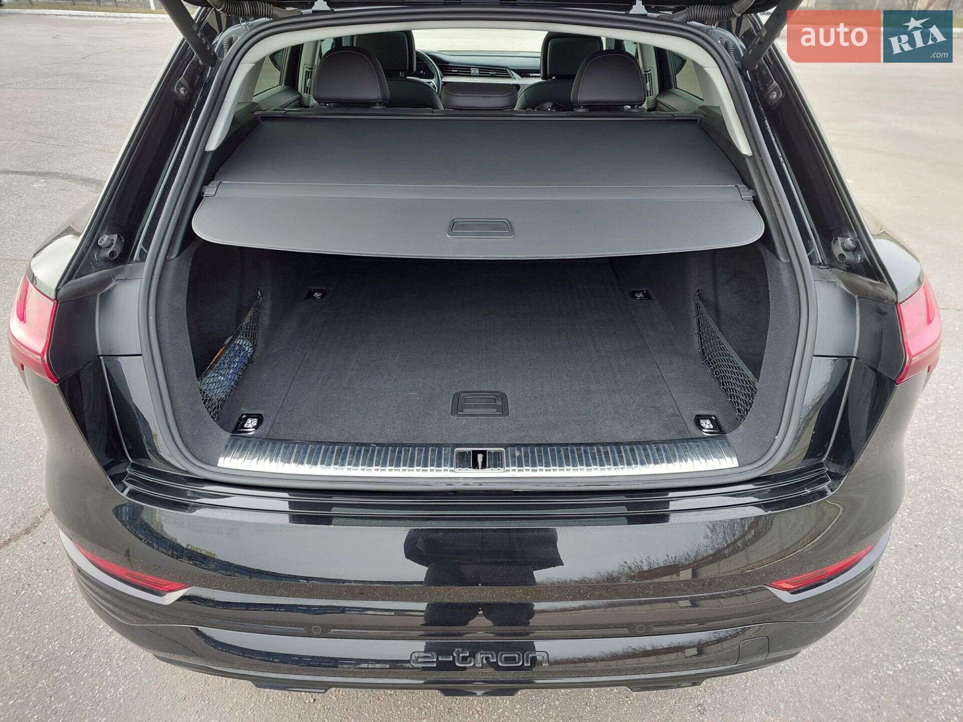 Audi Q8 e-tron 2023 VIN WA14AAGE3RB020955 фото оголошення 33 з 43