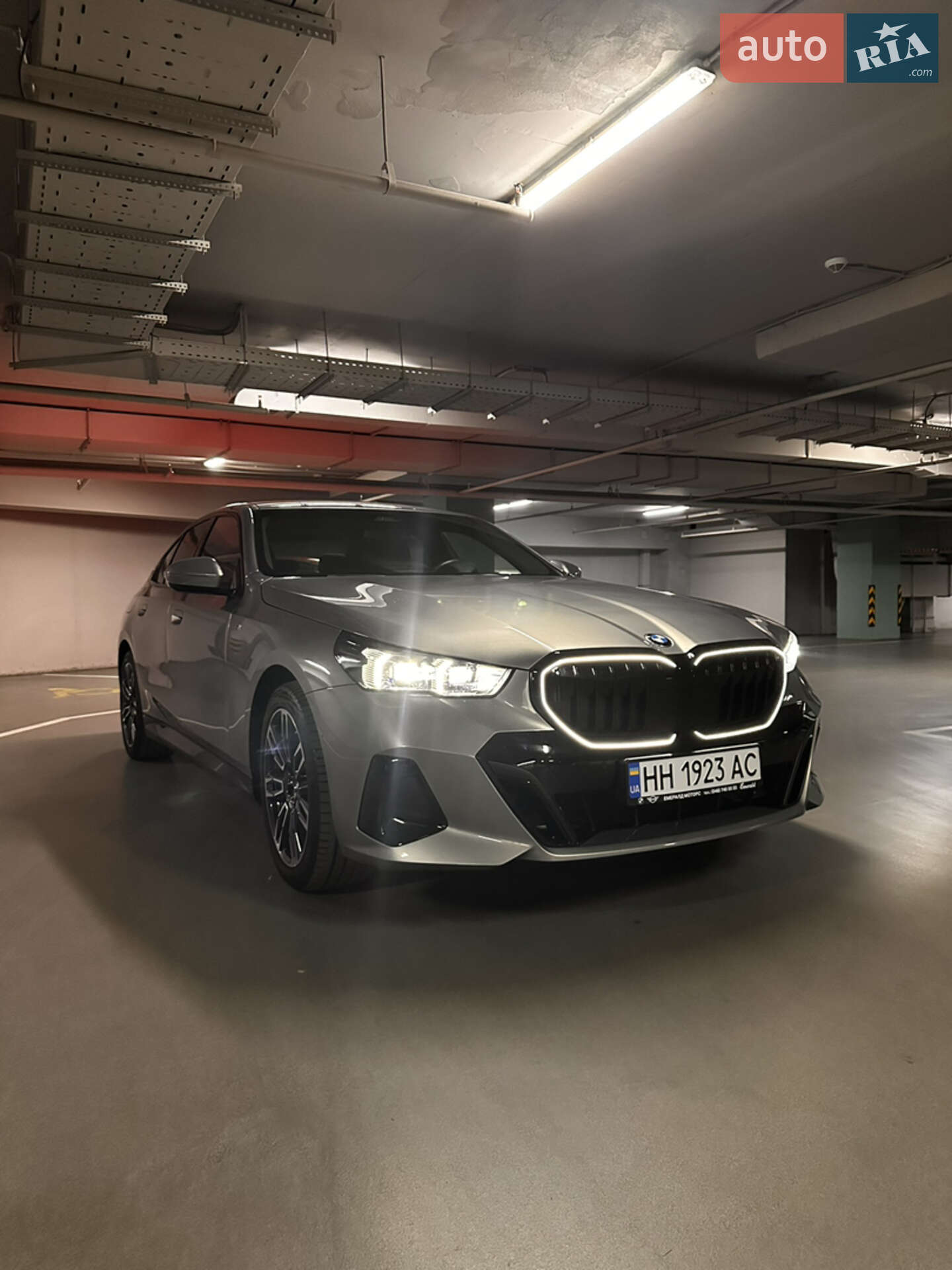 BMW 5 Series 2024 VIN WBA11FJ010CS70174 фото оголошення 2 з 49