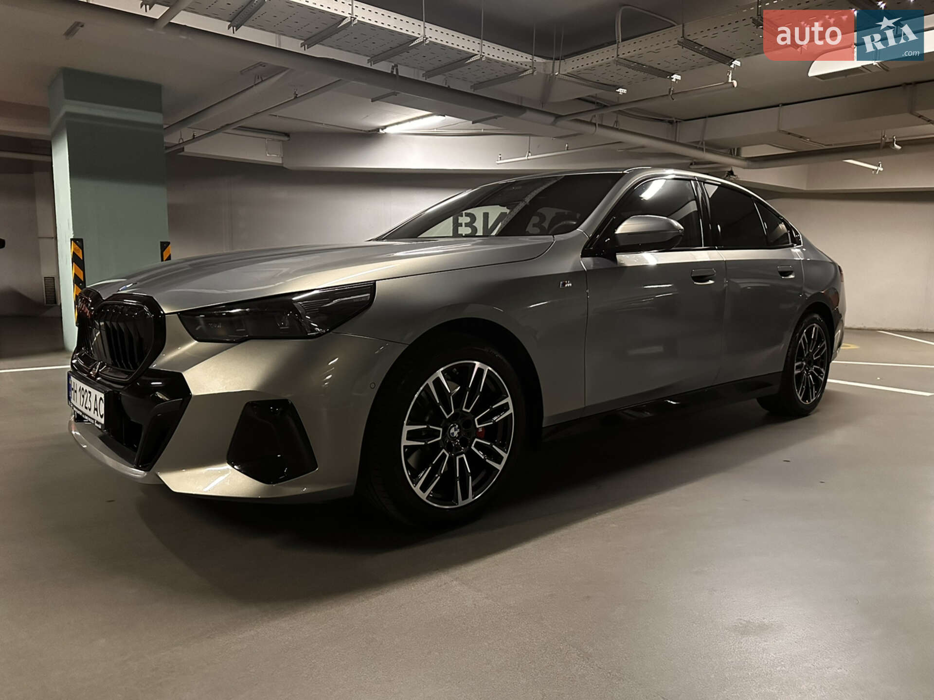 BMW 5 Series 2024 VIN WBA11FJ010CS70174 фото оголошення 4 з 49
