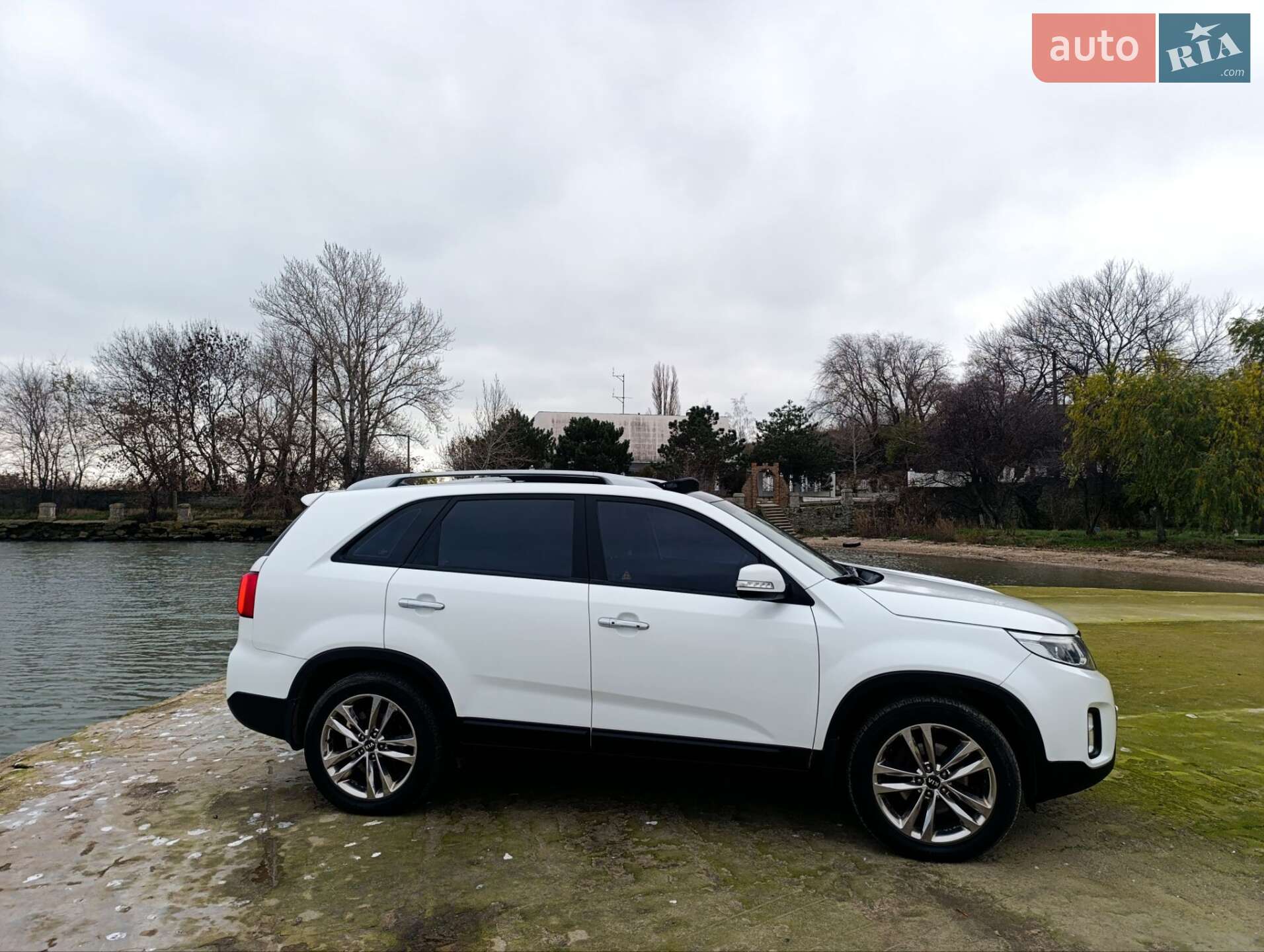 Kia Sorento 2014 VIN KNAKW815BEA539641 фото оголошення 12 з 33
