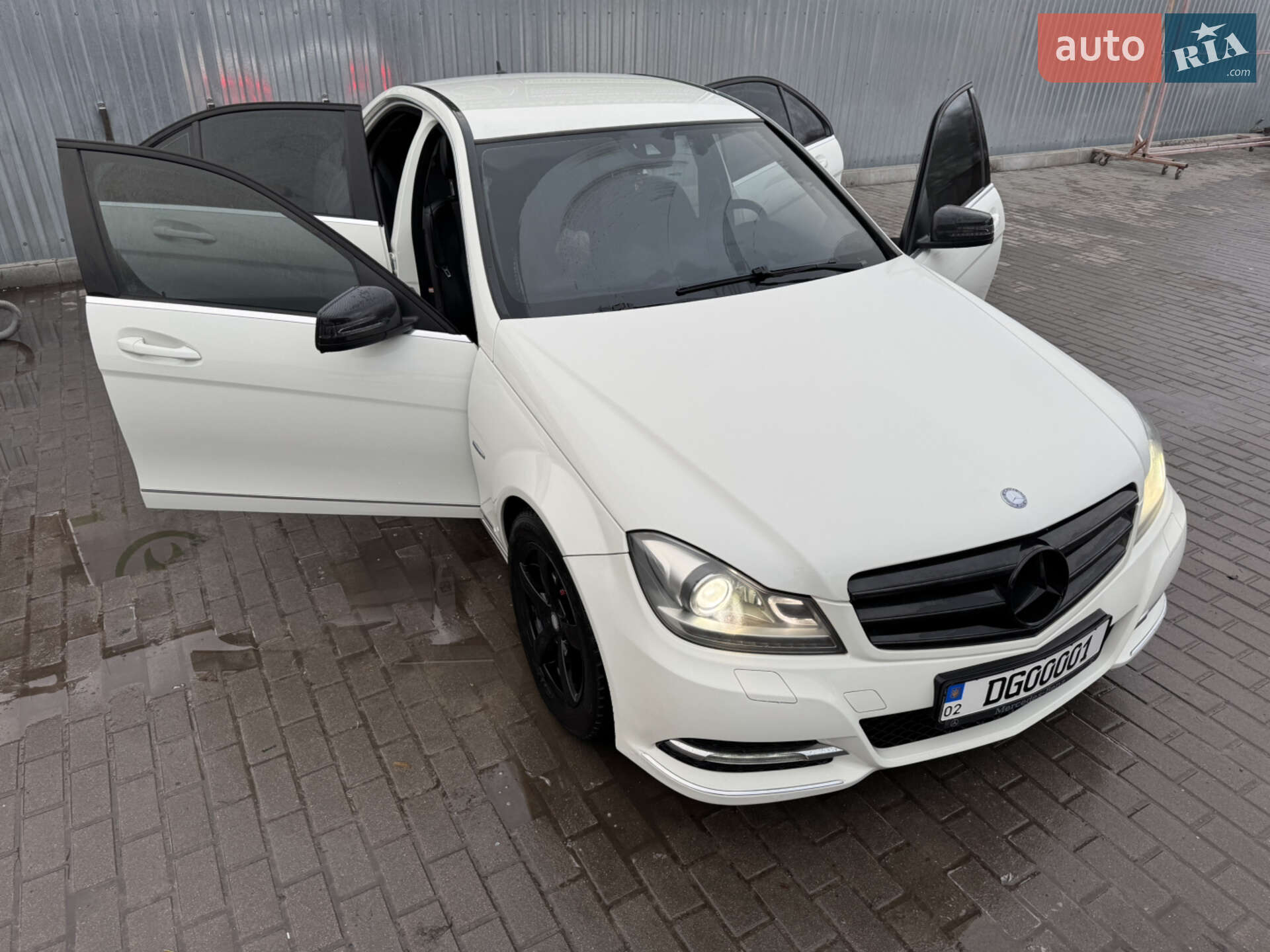 Mercedes-Benz C-Class 2011 VIN WDD2040491A651153 фото оголошення 44 з 260
