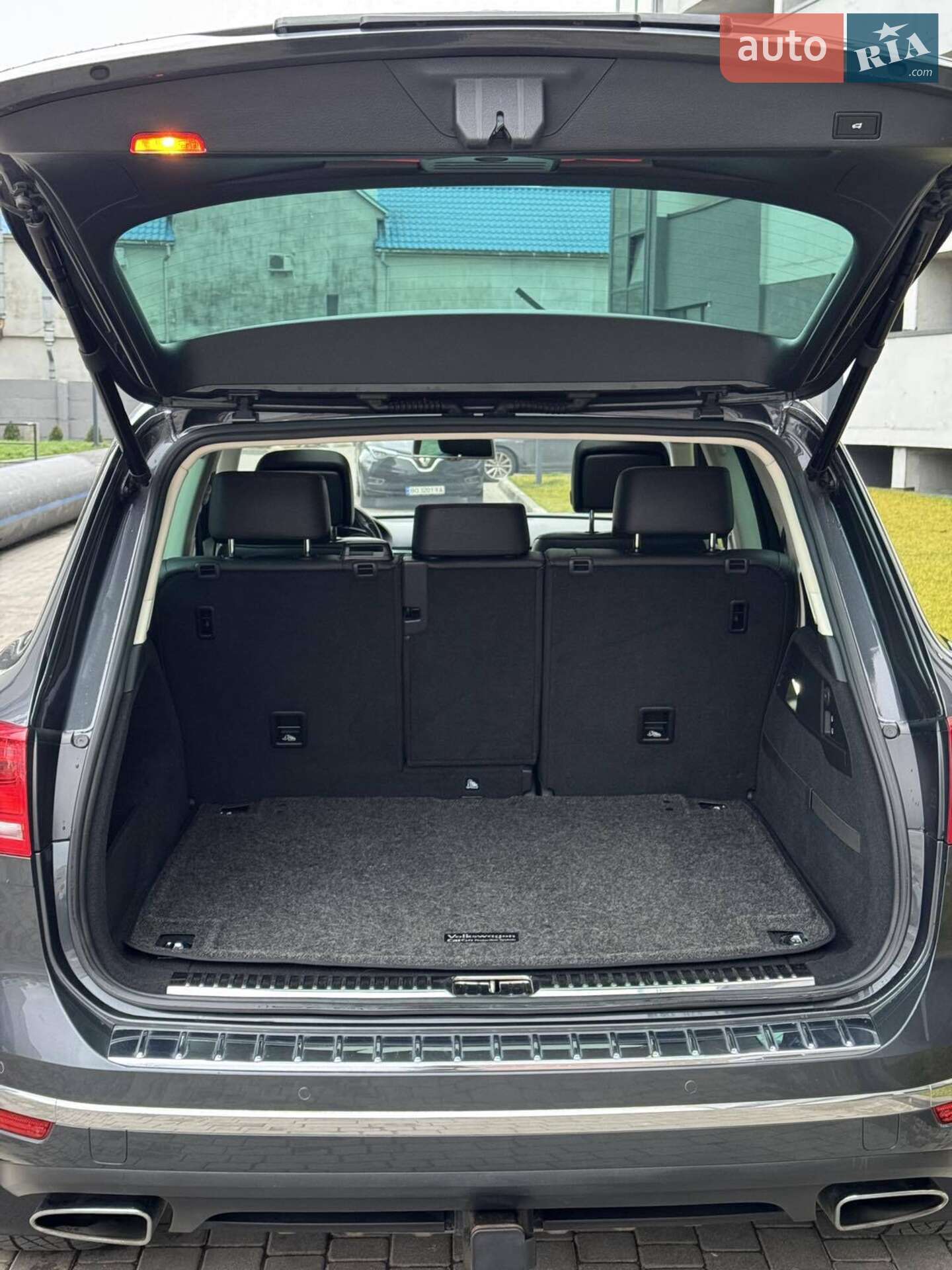 Volkswagen Touareg 2015 VIN WVGEP9BP9GD000562 фото оголошення 18 з 19