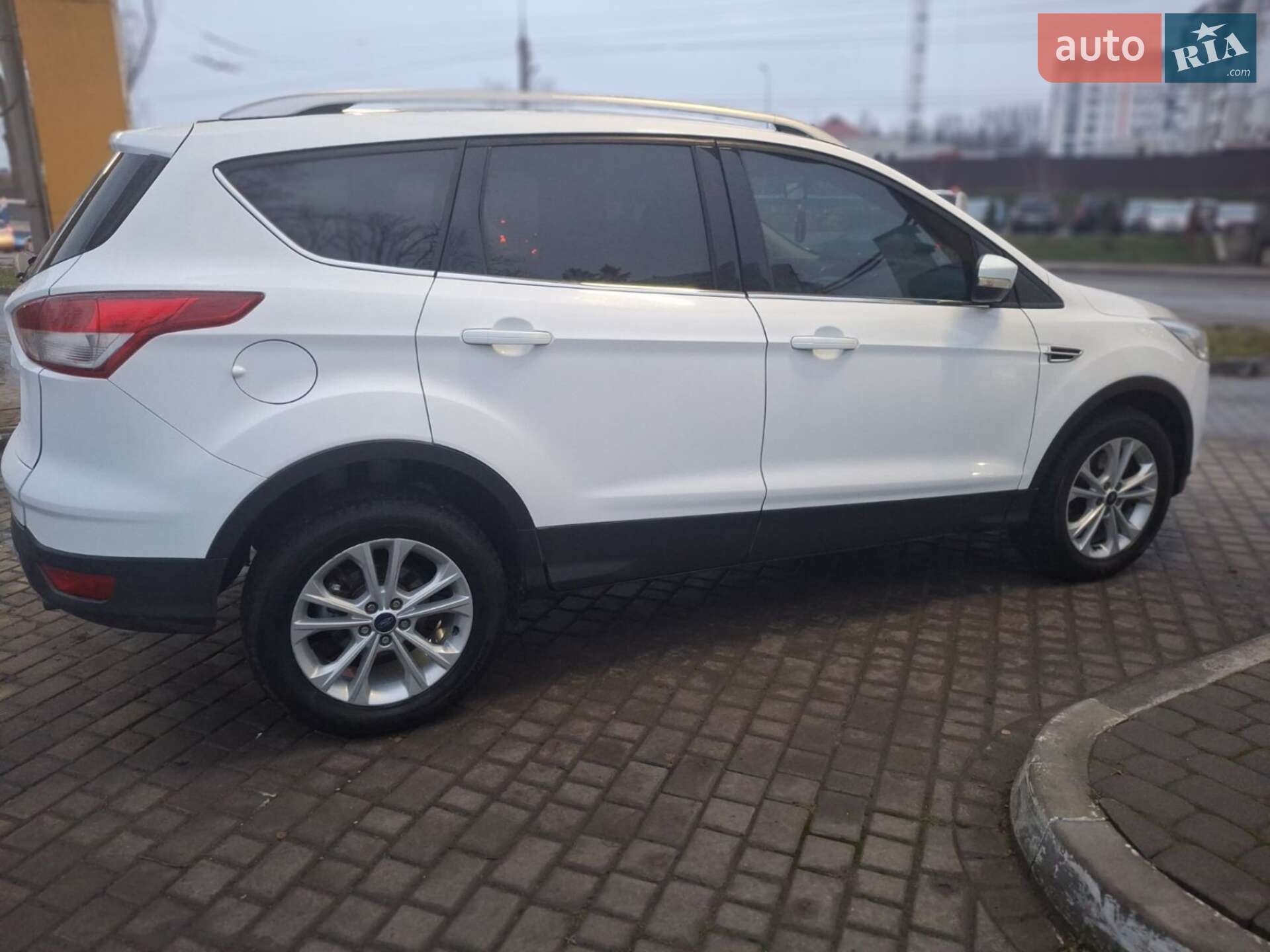 Ford Kuga 2014 VIN WF0AXXWPMAER71943 фото оголошення 4 з 36