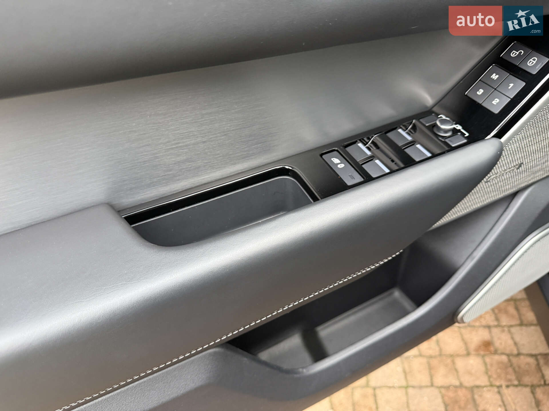 Land Rover Range Rover Velar 2019 VIN SALYA2BK4LA251203 фото оголошення 70 з 142