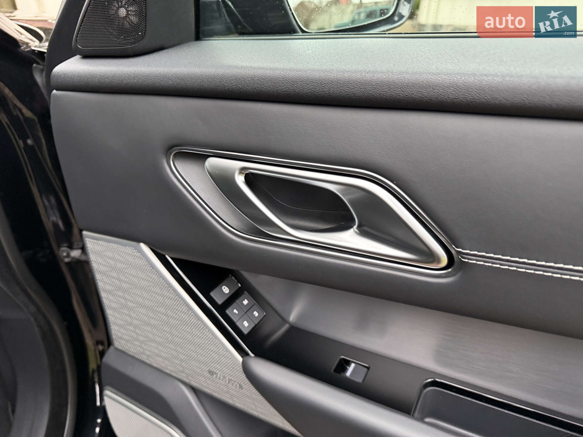 Land Rover Range Rover Velar 2019 VIN SALYA2BK4LA251203 фото оголошення 117 з 142