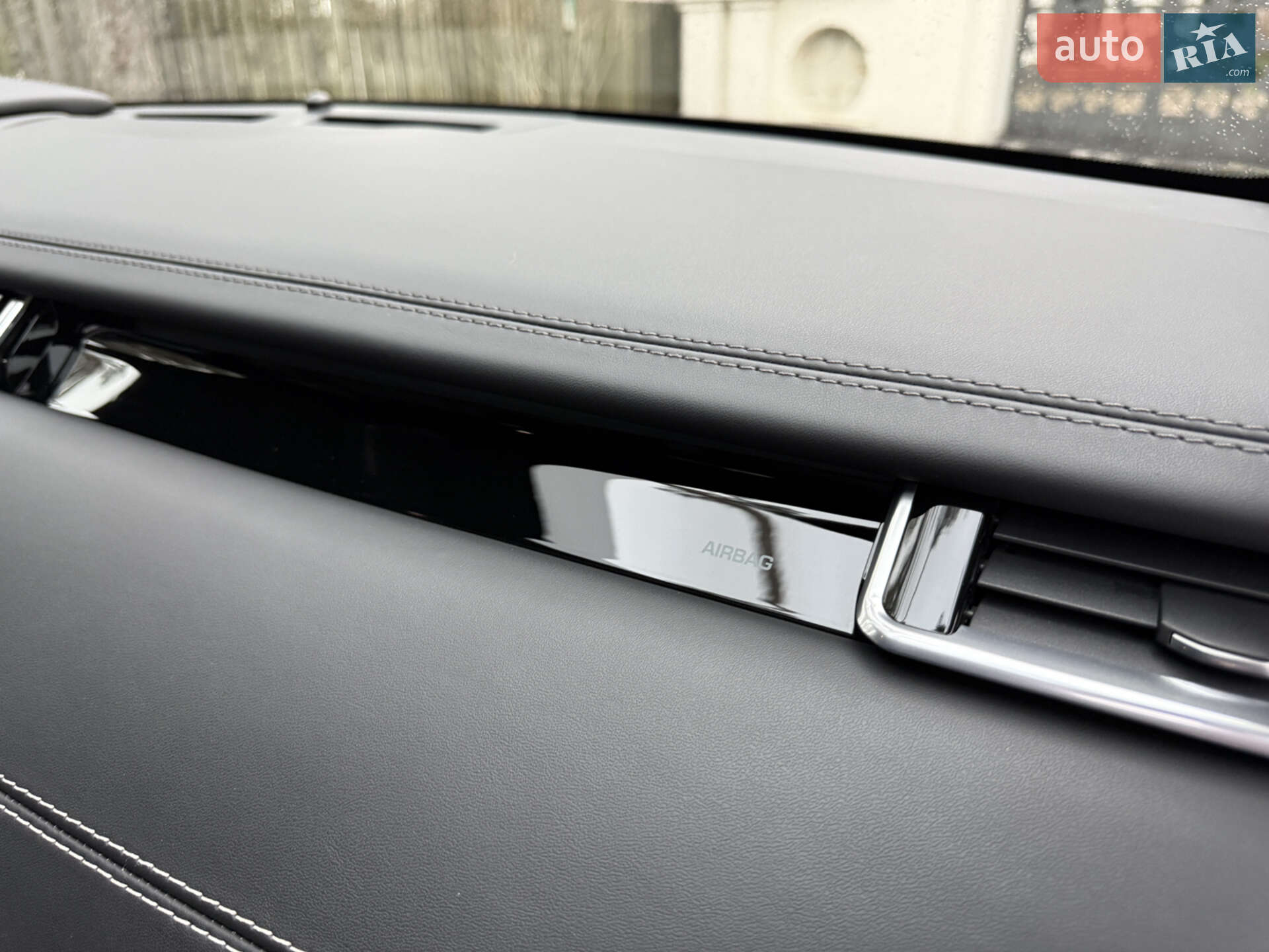Land Rover Range Rover Velar 2019 VIN SALYA2BK4LA251203 фото оголошення 126 з 142