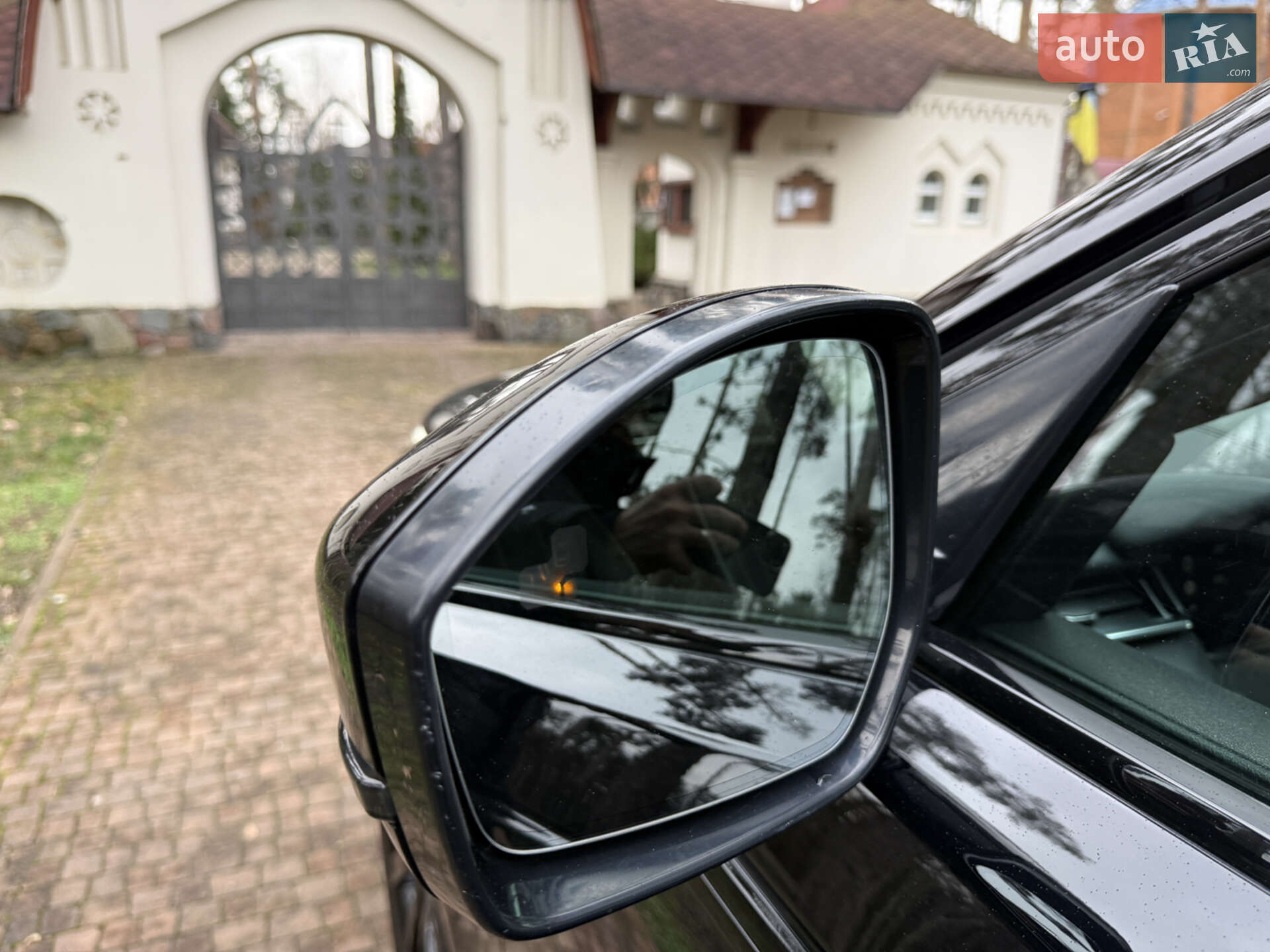 Land Rover Range Rover Velar 2019 VIN SALYA2BK4LA251203 фото оголошення 136 з 142