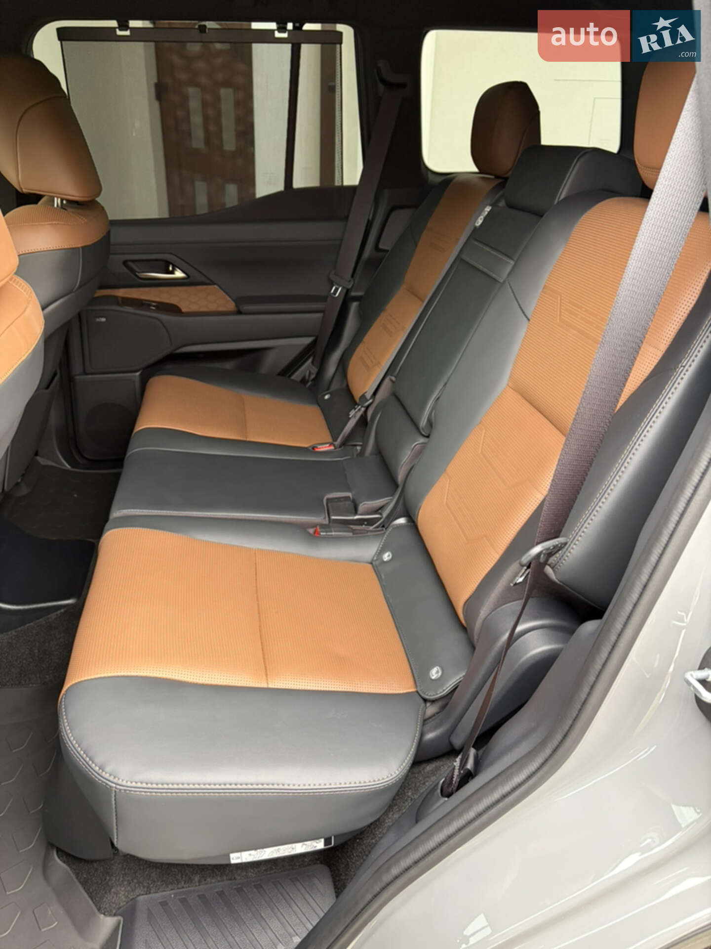 Lexus GX 2024 VIN JTJTBDDX705027072 фото оголошення 151 з 204