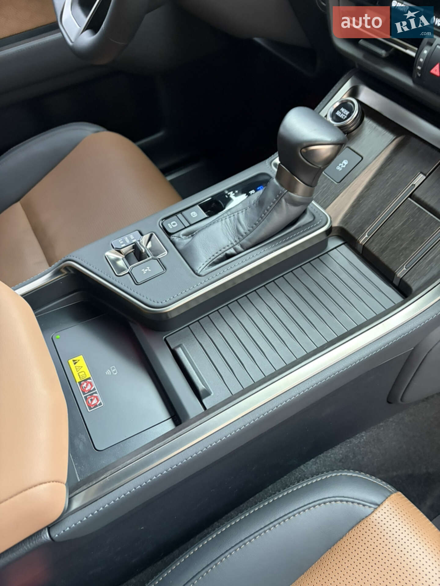 Lexus GX 2024 VIN JTJTBDDX705027072 фото оголошення 160 з 204