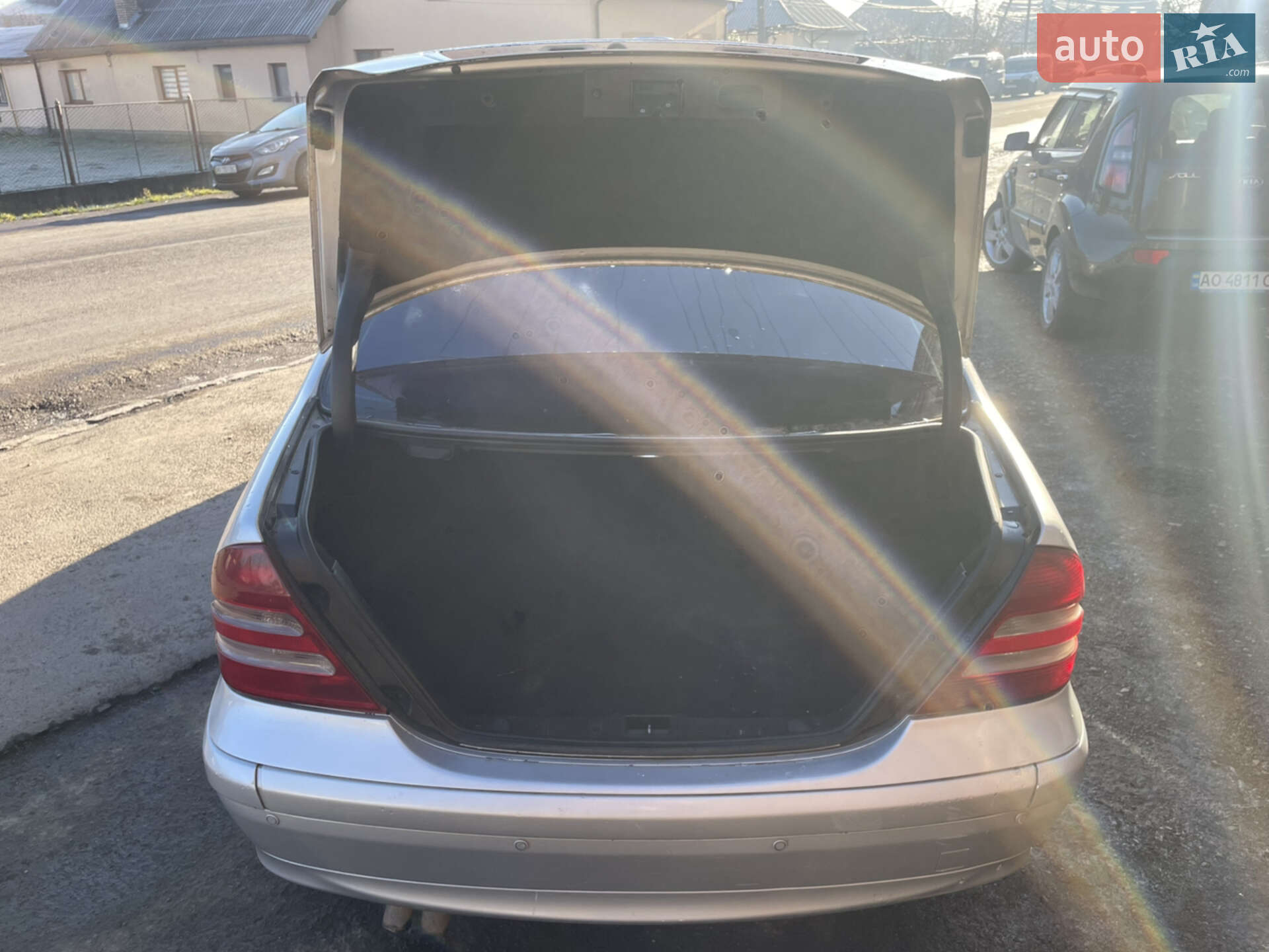 Mercedes-Benz C-Class 2004 VIN WDB2011221F216585 фото оголошення 8 з 13