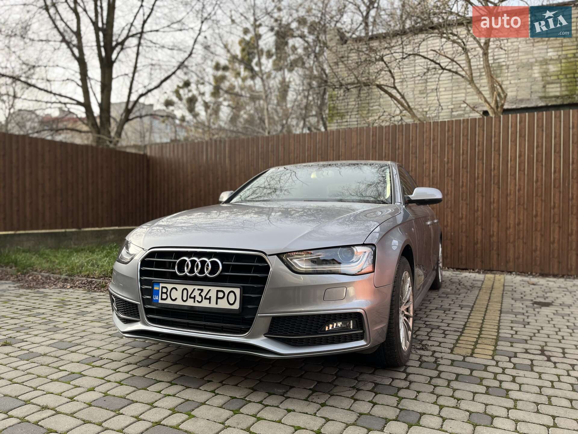 Audi A4 2015 VIN WAUFFAFL7GN006582 фото оголошення 2 з 28