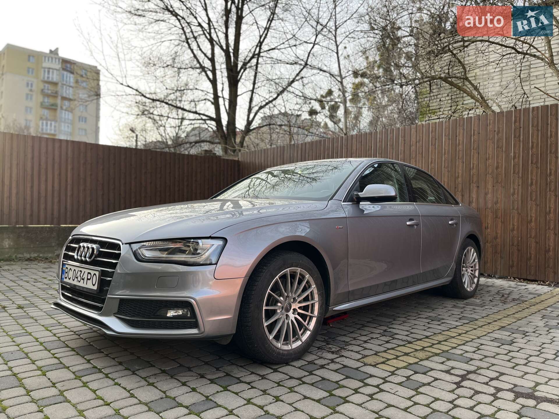 Audi A4 2015 VIN WAUFFAFL7GN006582 фото оголошення 4 з 28