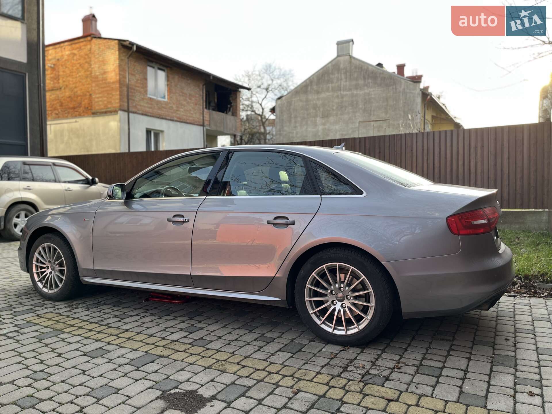 Audi A4 2015 VIN WAUFFAFL7GN006582 фото оголошення 12 з 28
