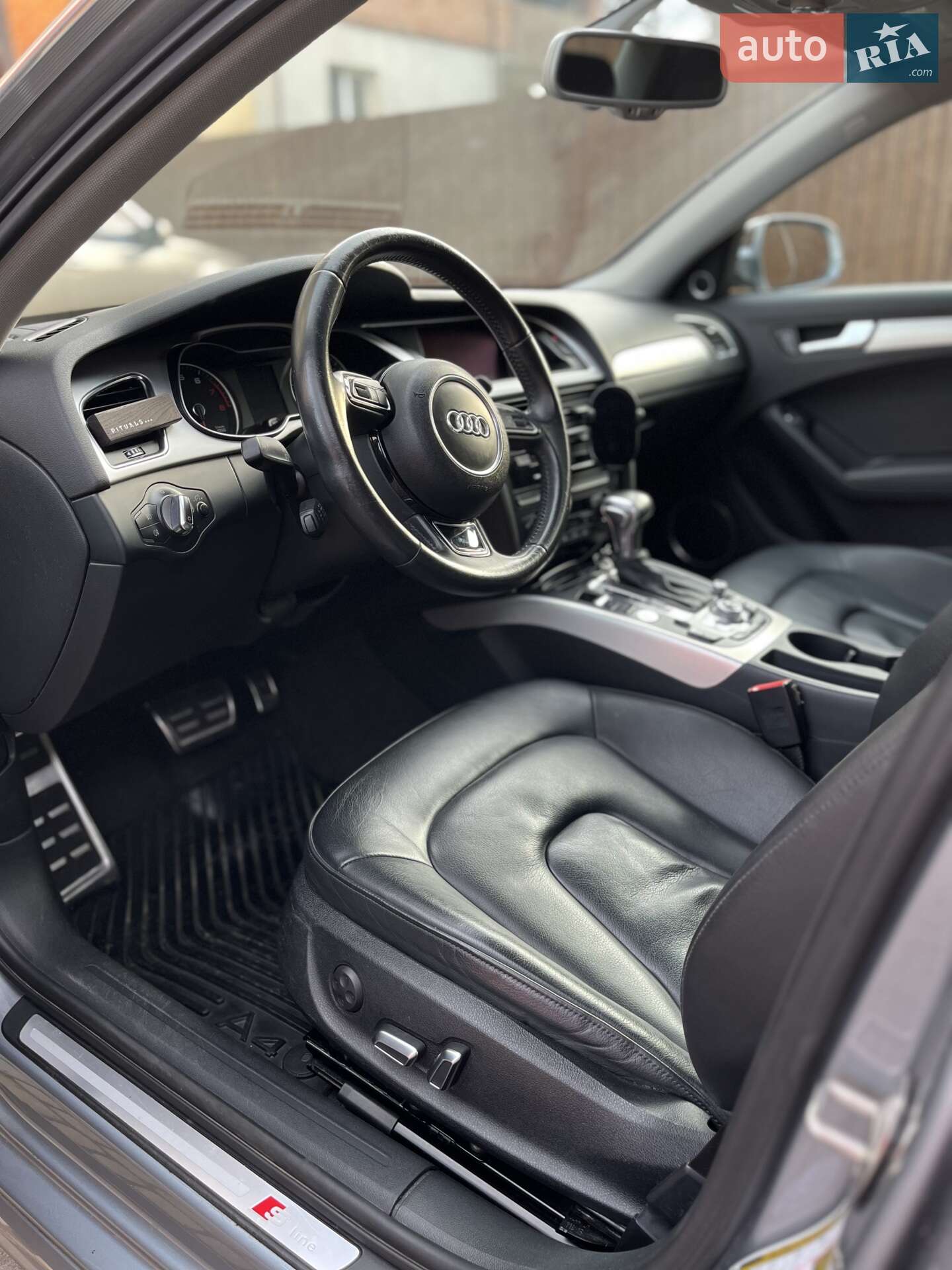 Audi A4 2015 VIN WAUFFAFL7GN006582 фото оголошення 15 з 28