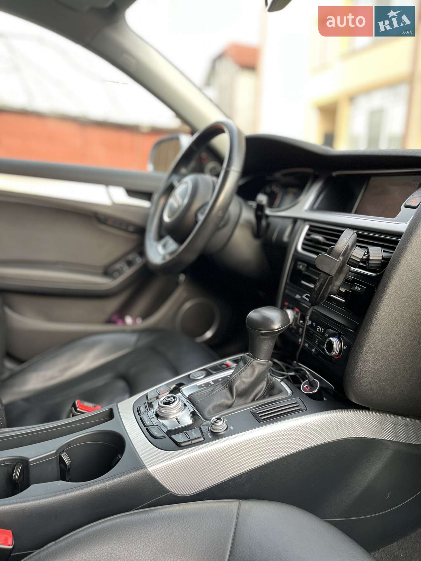 Audi A4 2015 VIN WAUFFAFL7GN006582 фото оголошення 19 з 28