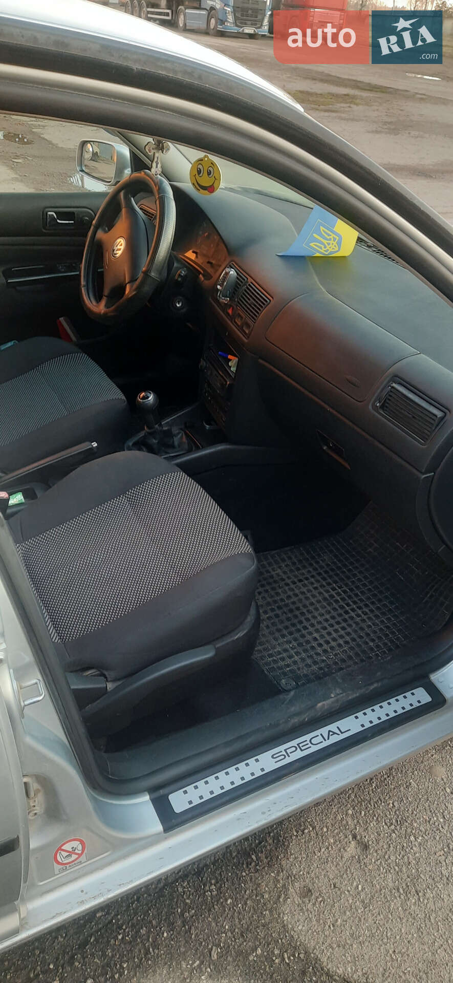 Volkswagen Golf 2002 VIN WVWZZZ1JZ3W052697 фото оголошення 4 з 14