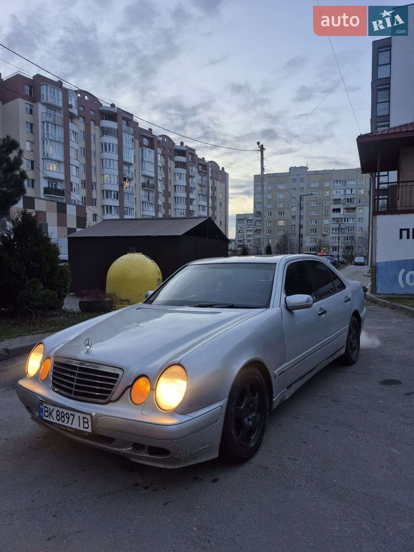 Mercedes-Benz E-Class 2000 VIN WDB2100611B046755 фото оголошення 4 з 7