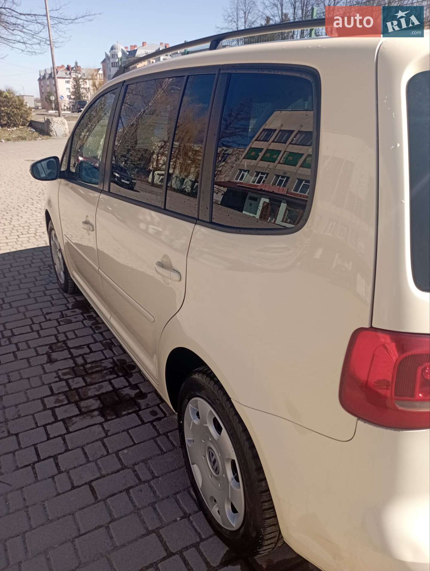 Volkswagen Touran 2013 VIN WVGZZZ1TZEW011323 фото оголошення 4 з 17