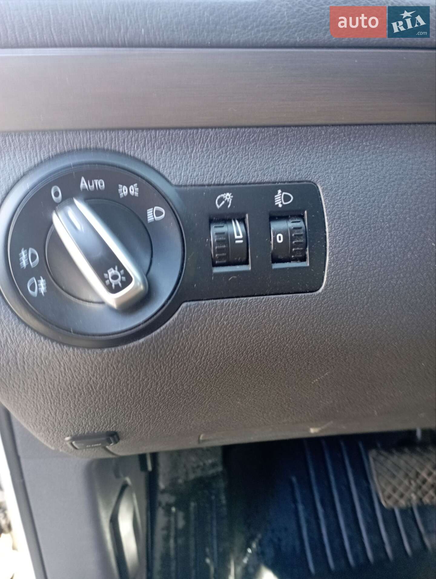 Volkswagen Touran 2013 VIN WVGZZZ1TZEW011323 фото оголошення 10 з 17