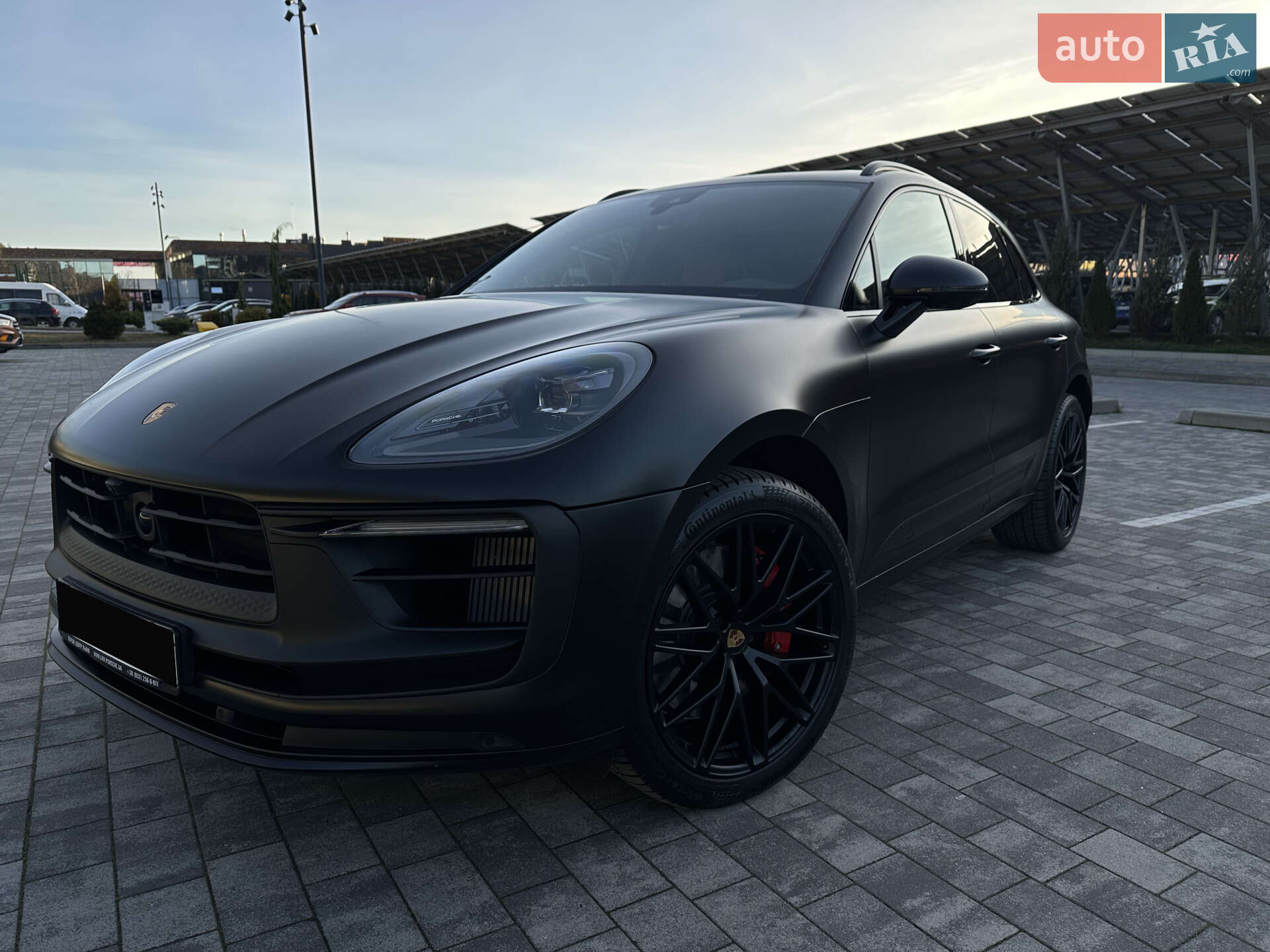 Porsche Macan 2024 VIN WP1ZZZ95ZRLB48727 фото оголошення 2 з 39