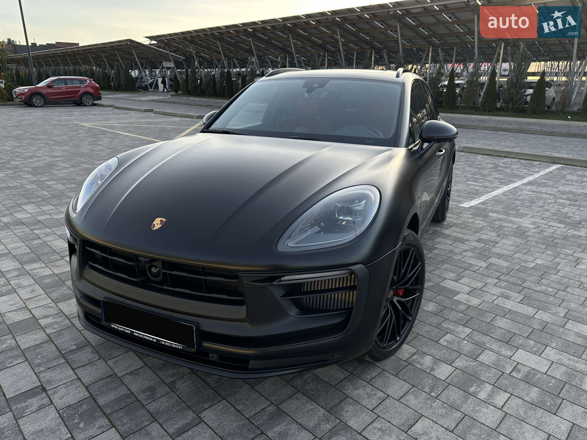 Porsche Macan 2024 VIN WP1ZZZ95ZRLB48727 фото оголошення 4 з 39