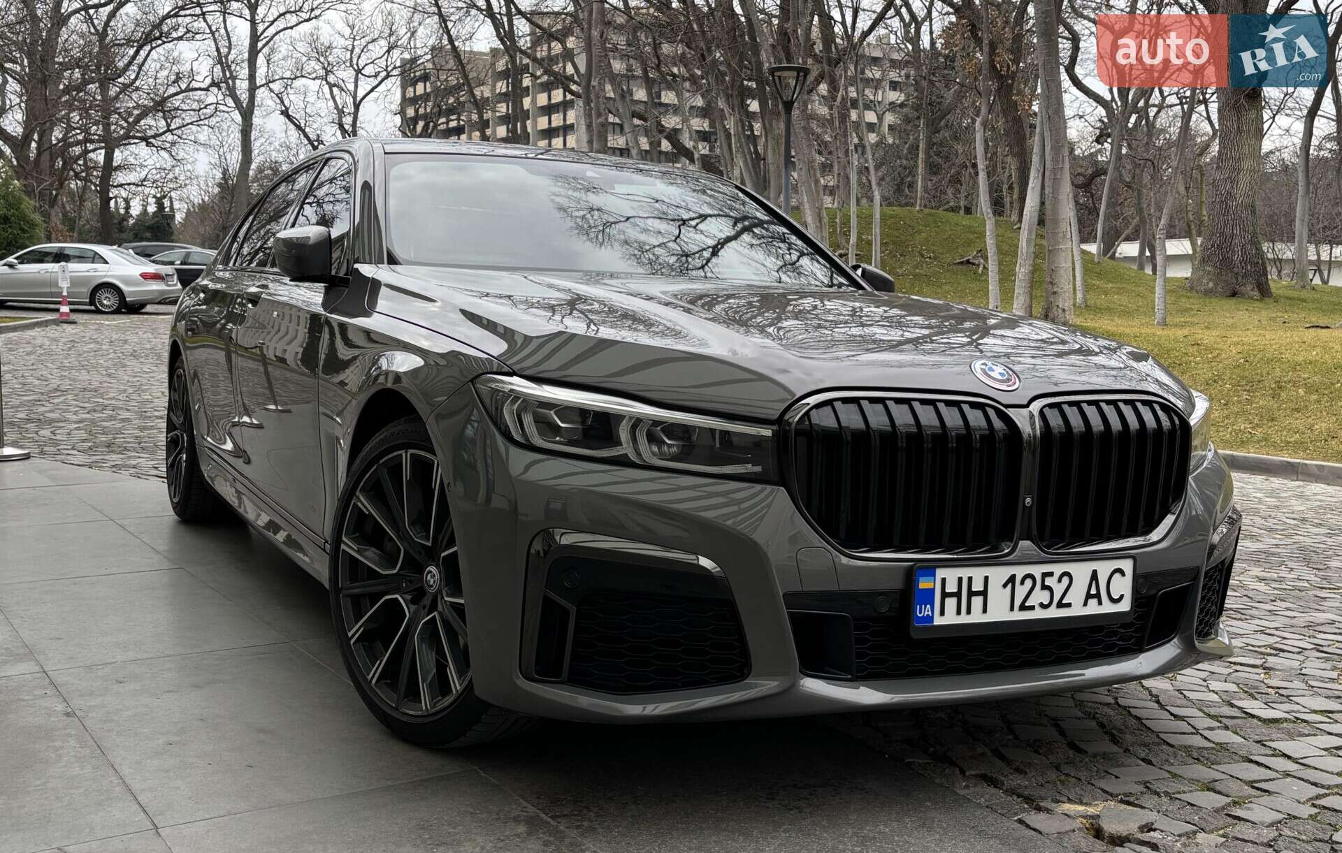 BMW 7 Series 2019 VIN WBA7U2C00LBM61943 фото оголошення 2 з 11