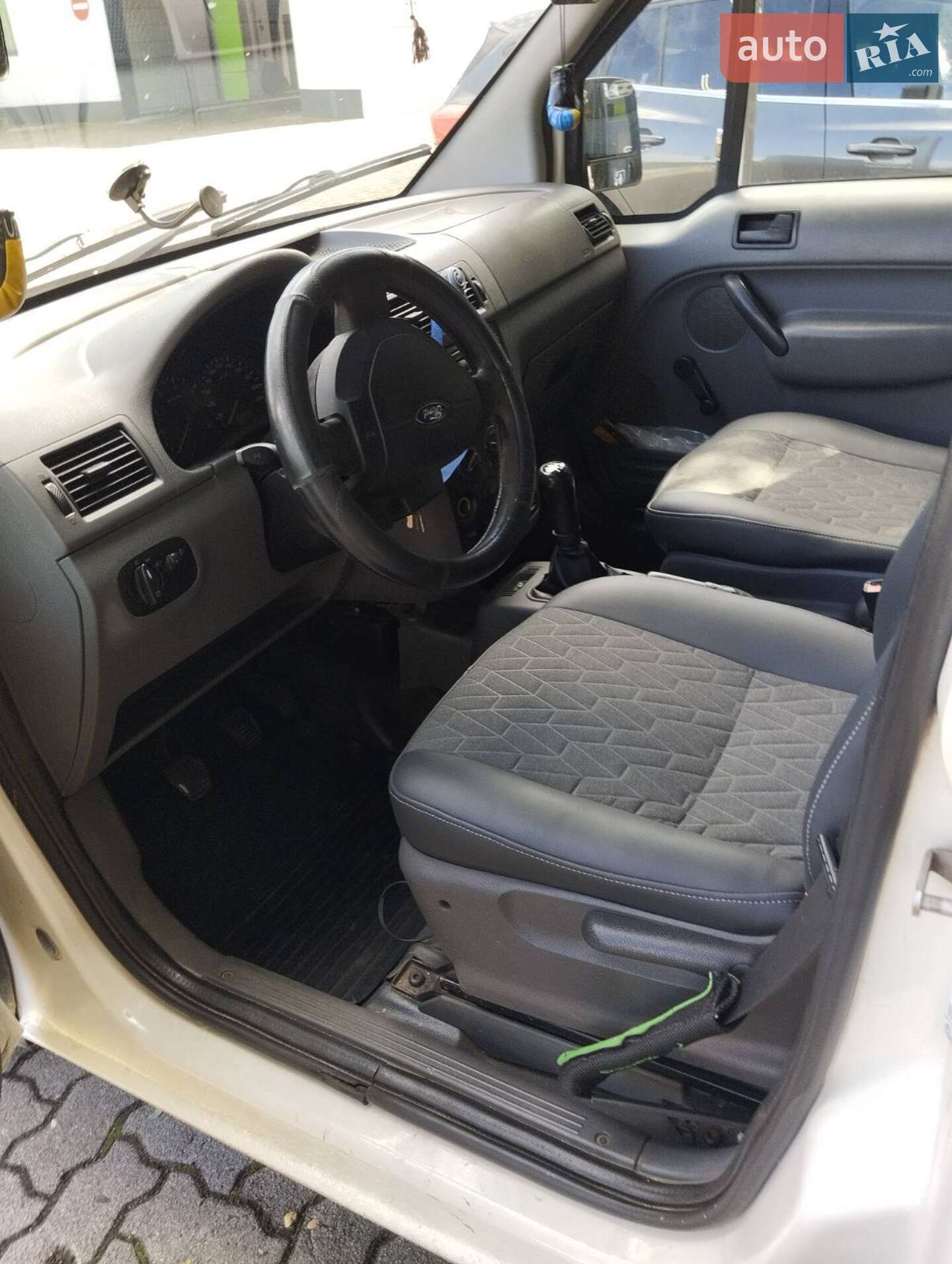 Ford Transit Connect 2005 VIN WF0UXXTTPU5D51033 фото оголошення 2 з 17