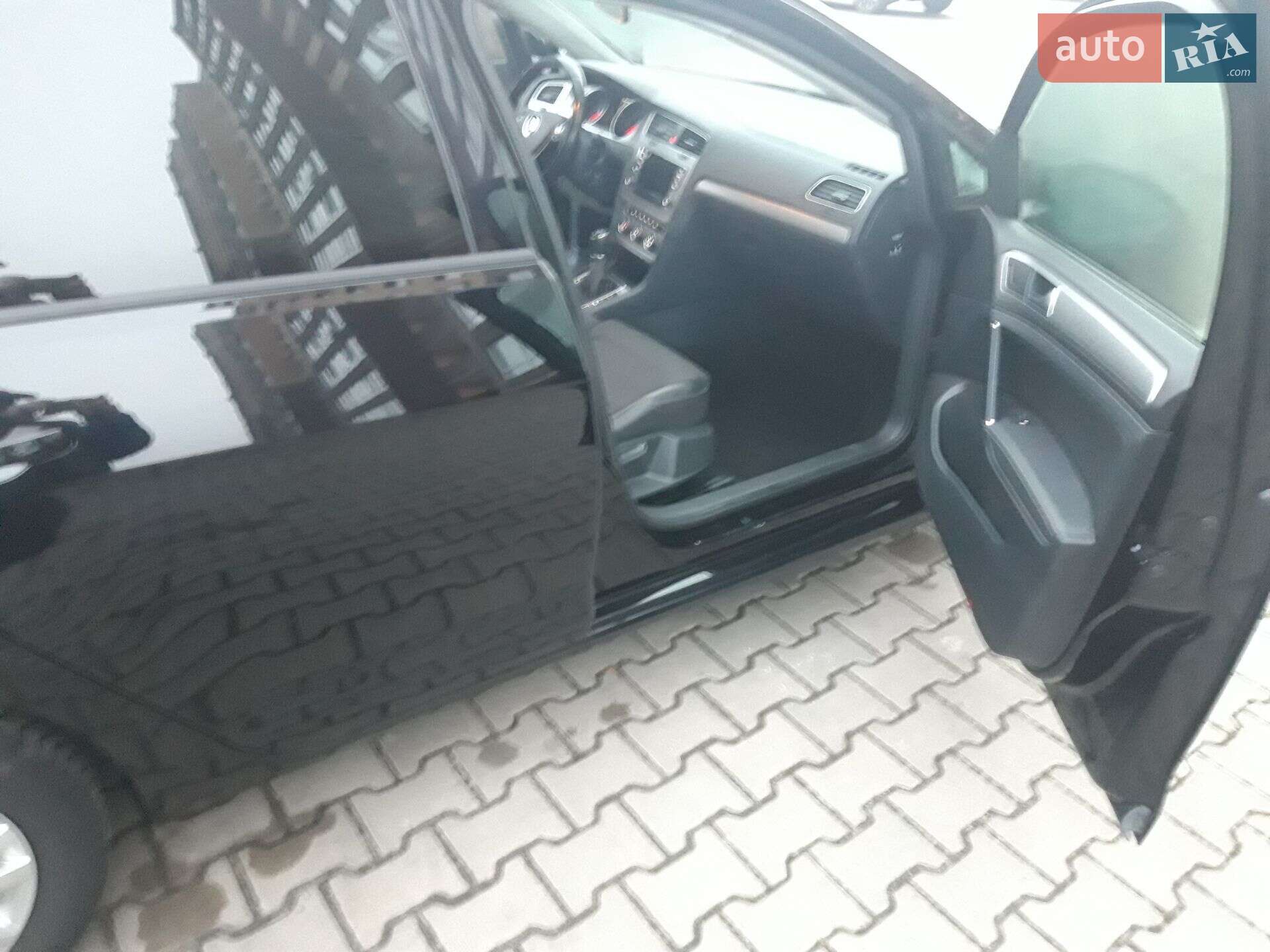 Volkswagen Golf 2013 VIN WVWZZZAUZEP539964 фото оголошення 15 з 17