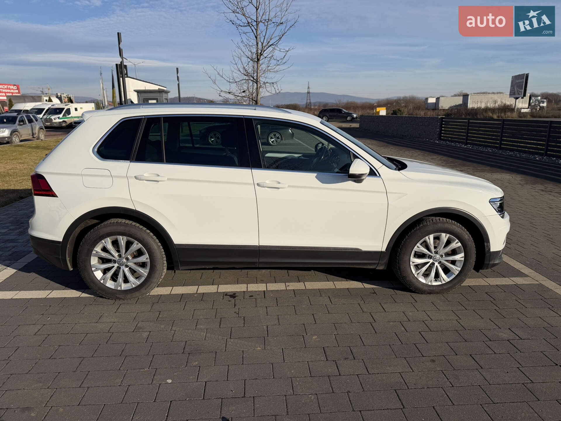 Volkswagen Tiguan 2017 VIN WVGZZZ5NZHW915704 фото оголошення 6 з 36