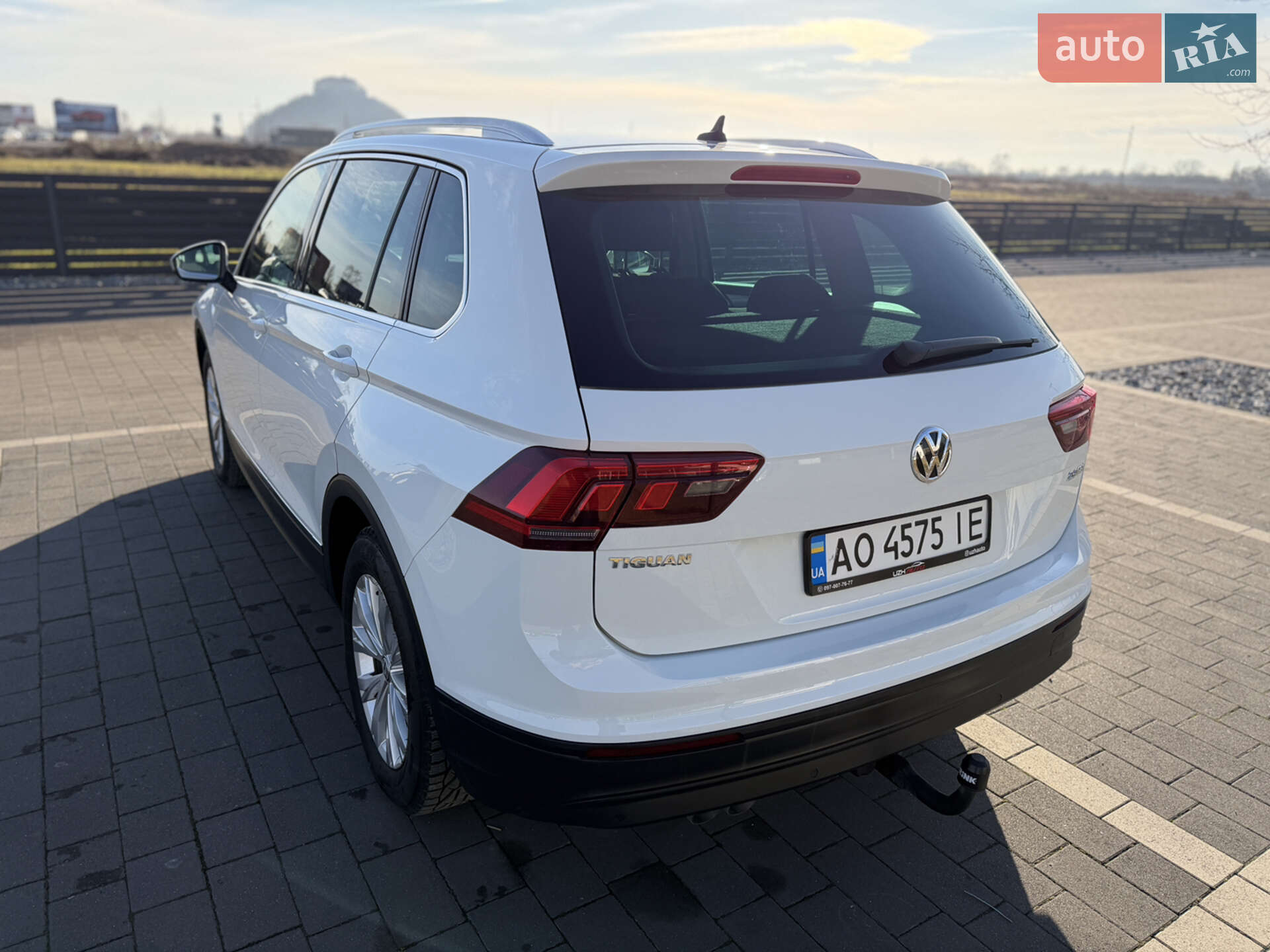 Volkswagen Tiguan 2017 VIN WVGZZZ5NZHW915704 фото оголошення 10 з 36
