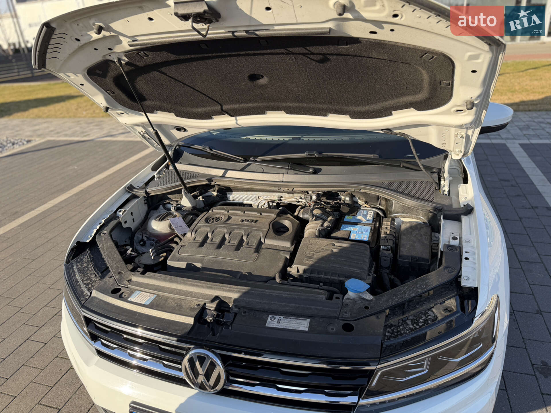 Volkswagen Tiguan 2017 VIN WVGZZZ5NZHW915704 фото оголошення 17 з 36