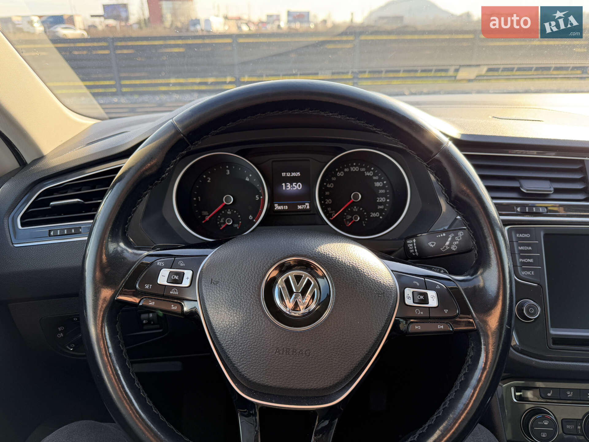 Volkswagen Tiguan 2017 VIN WVGZZZ5NZHW915704 фото оголошення 24 з 36