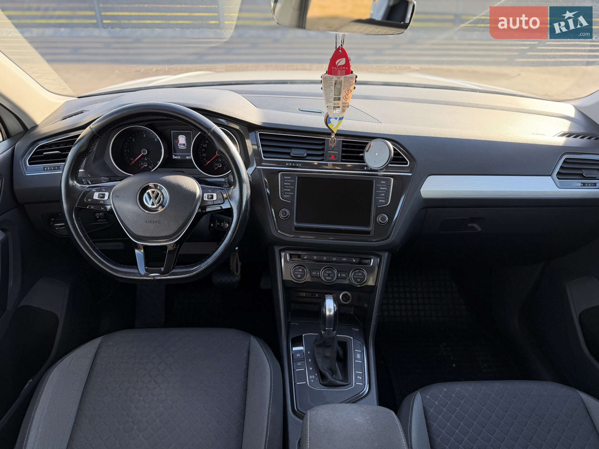 Volkswagen Tiguan 2017 VIN WVGZZZ5NZHW915704 фото оголошення 35 з 36