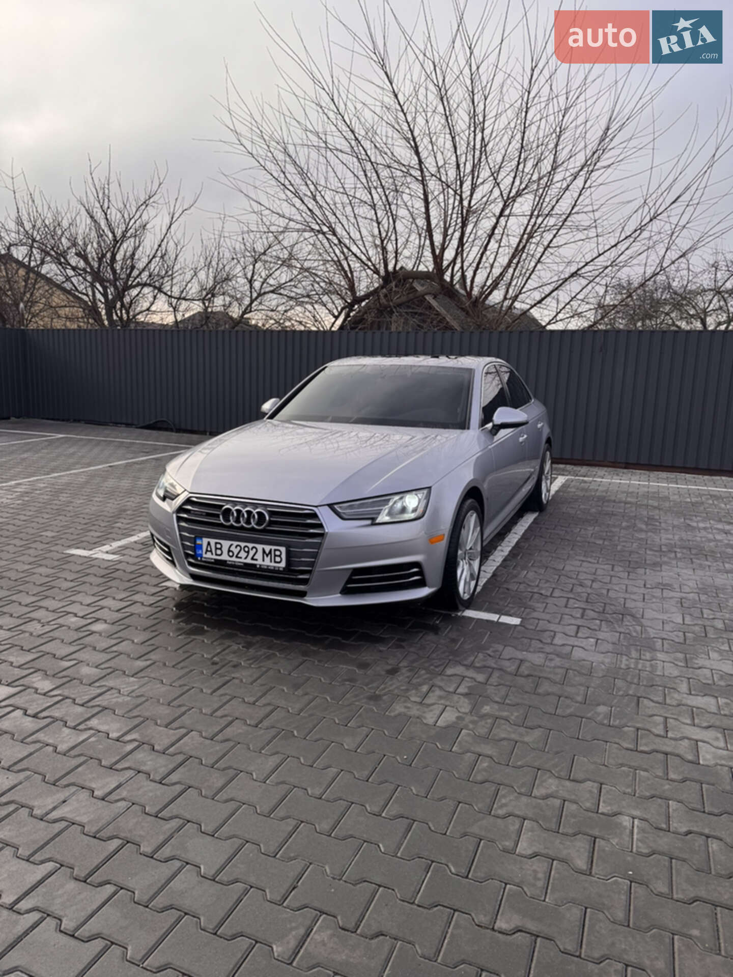 Audi A4 2016 VIN WAUANAF46HN006631 фото оголошення 2 з 21